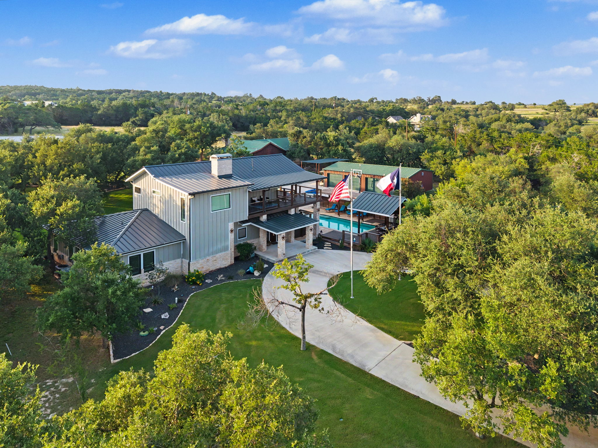 main property photo 2