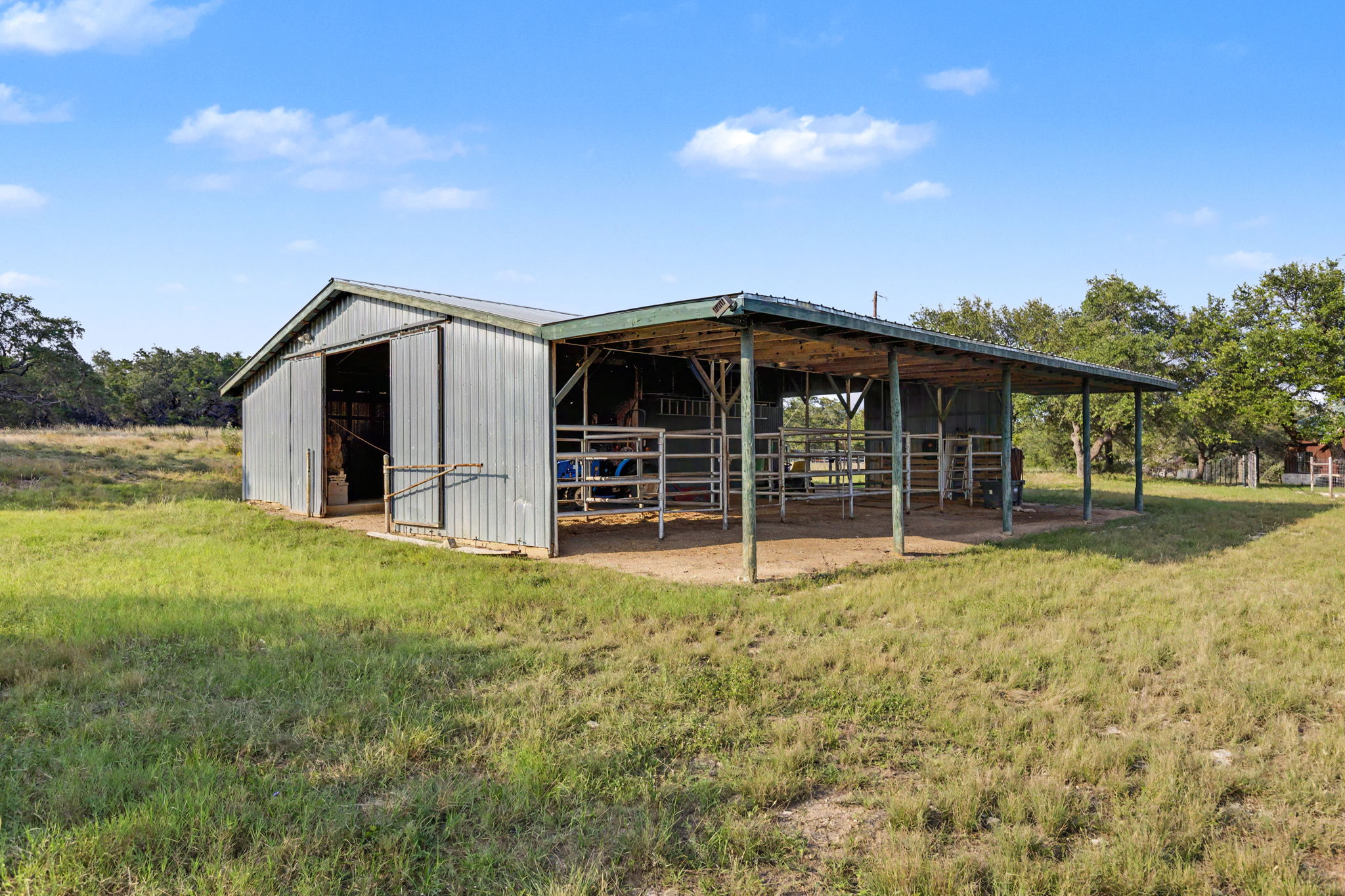 main property photo 37