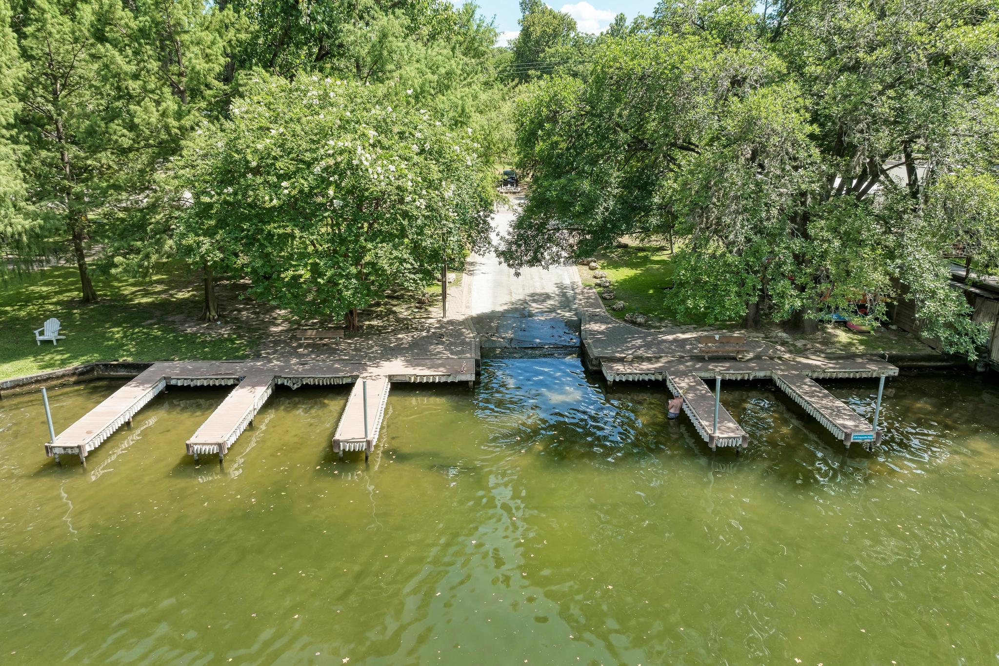 main property photo 39