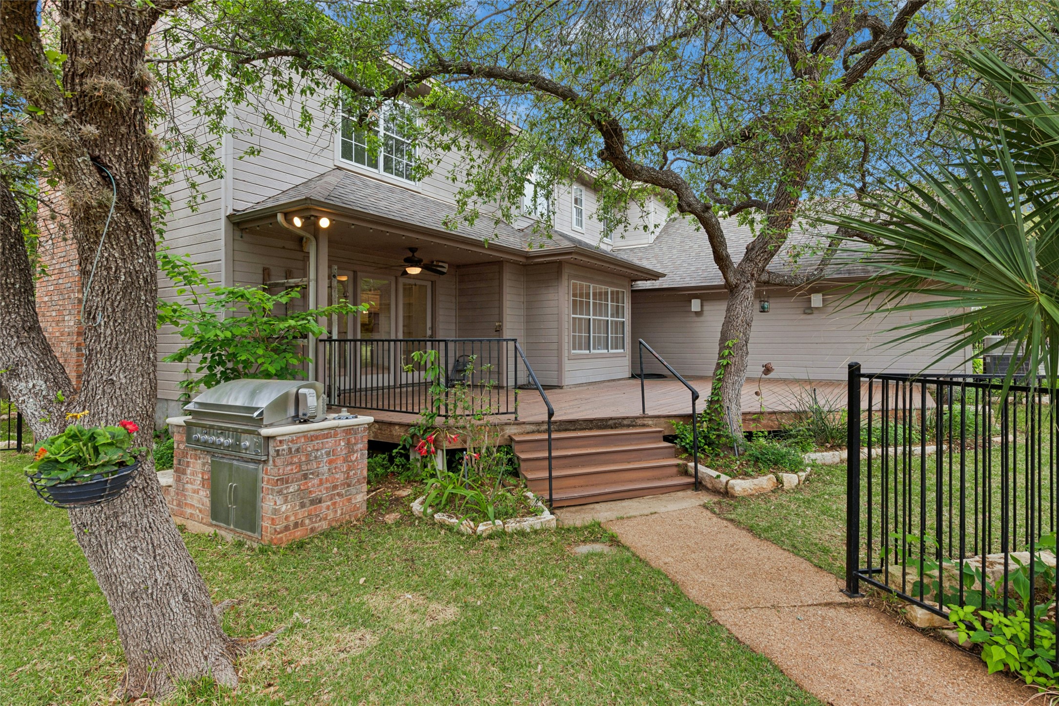 main property photo 32