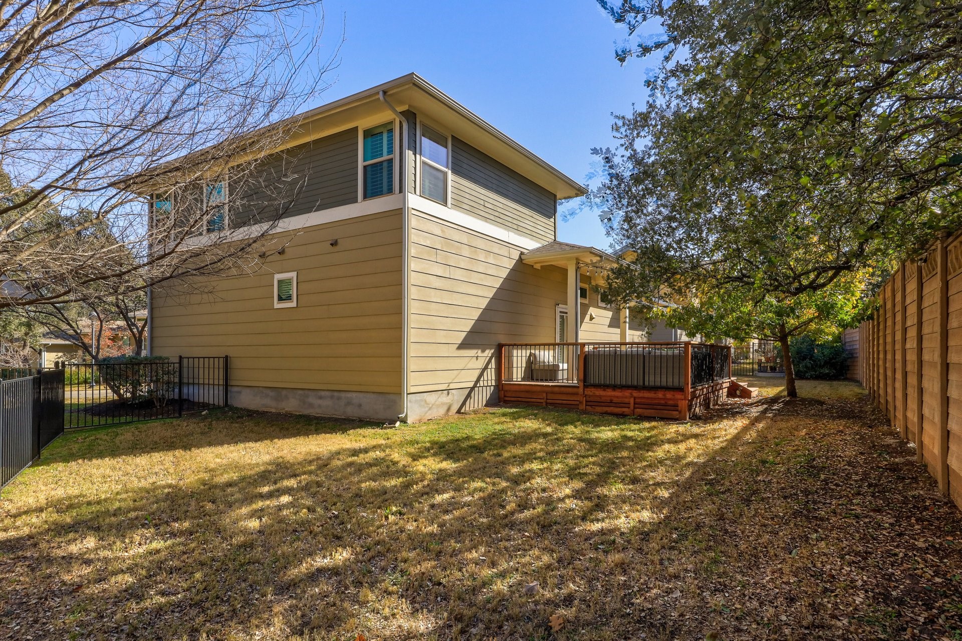main property photo 25