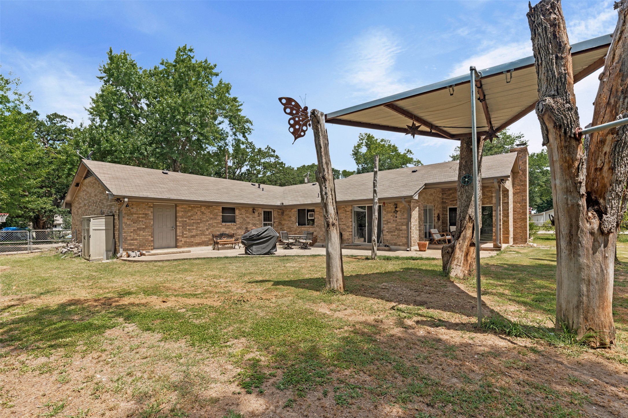 main property photo 30