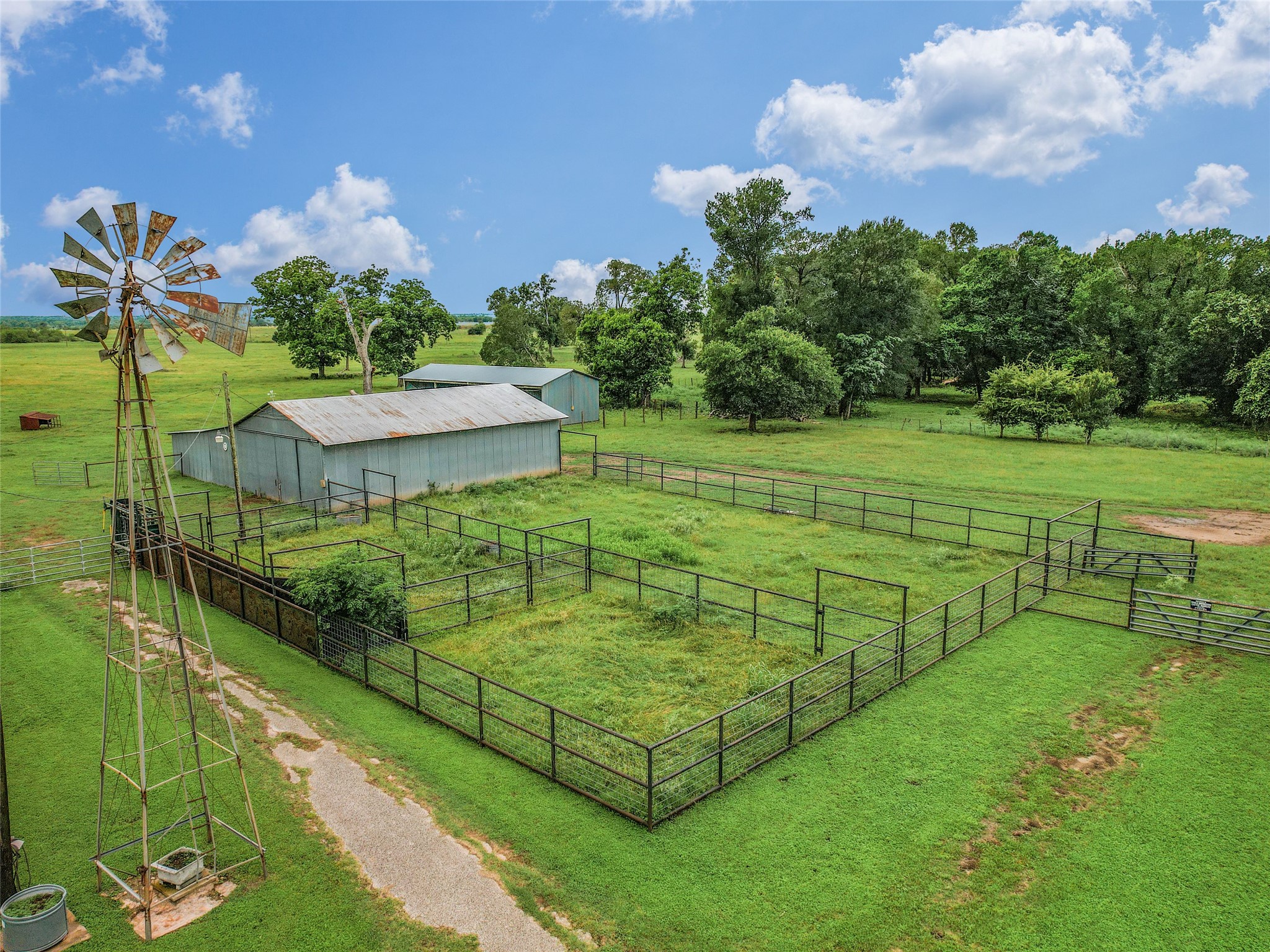 main property photo 28