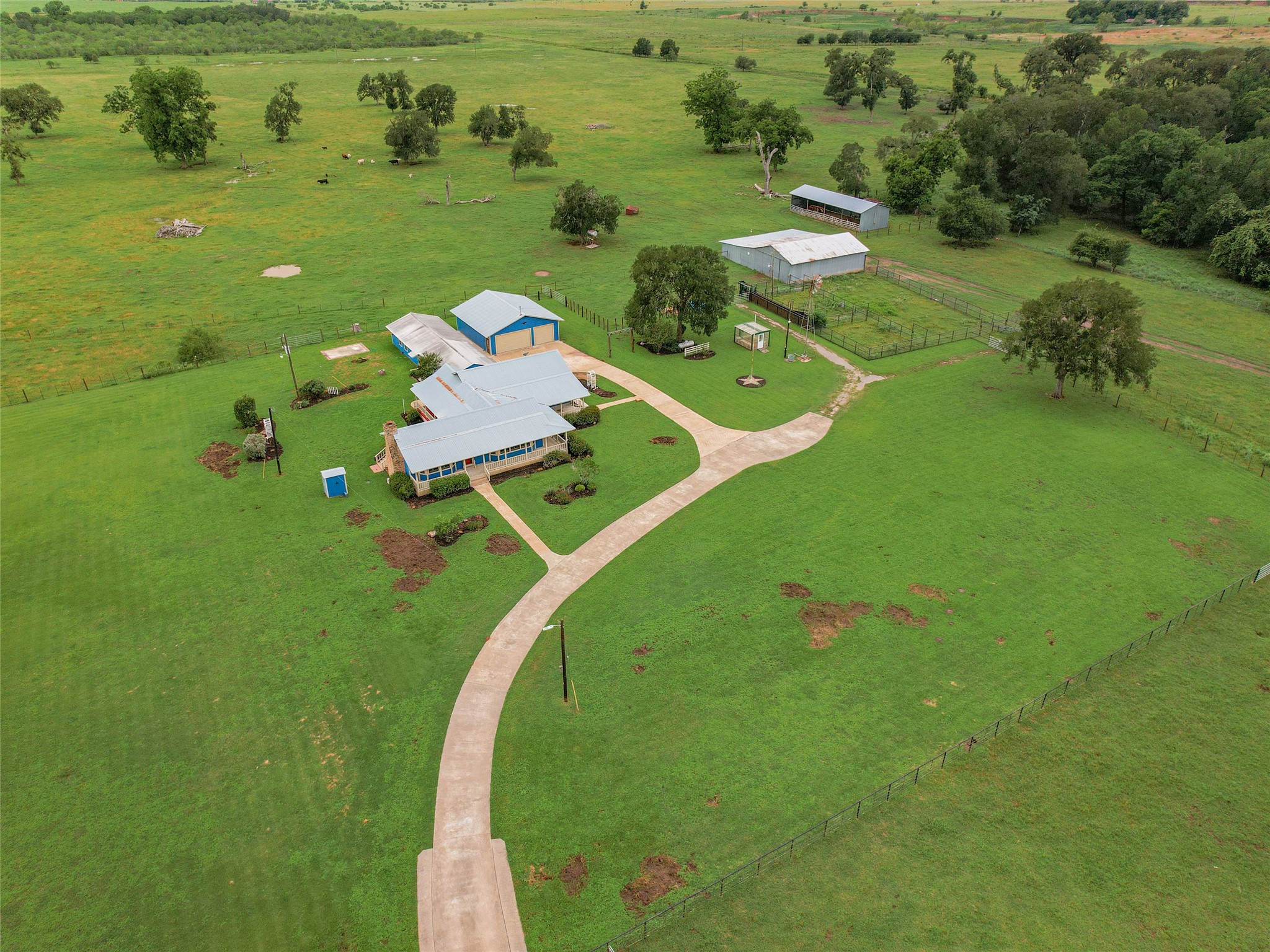 main property photo 34