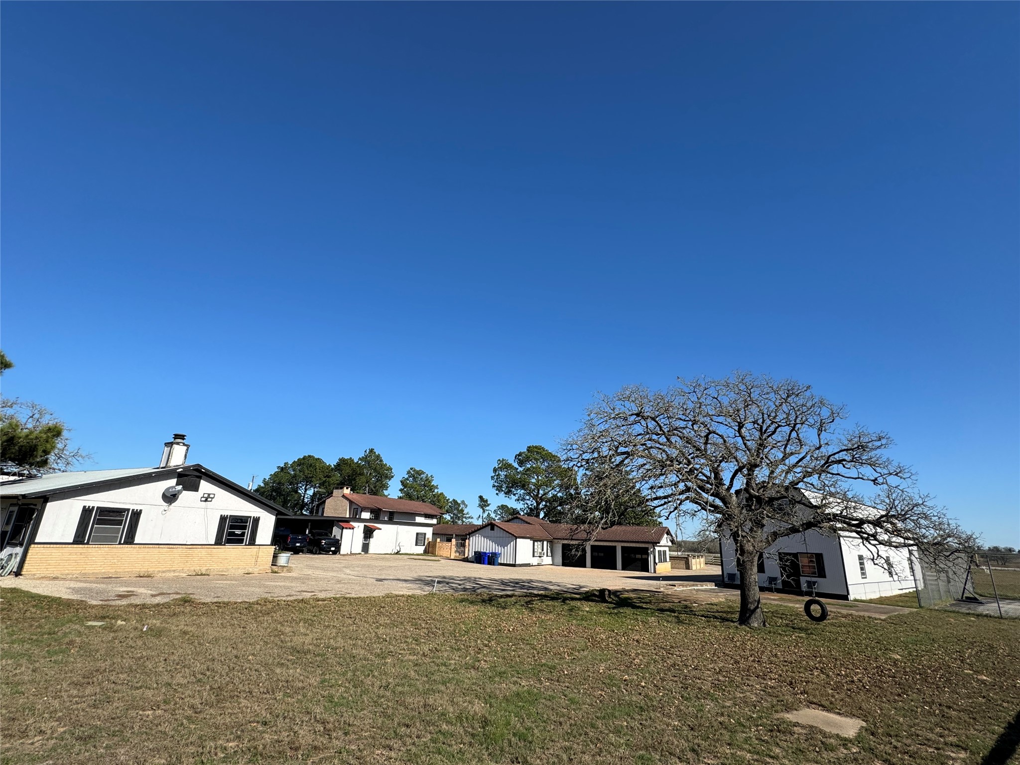 main property photo 7