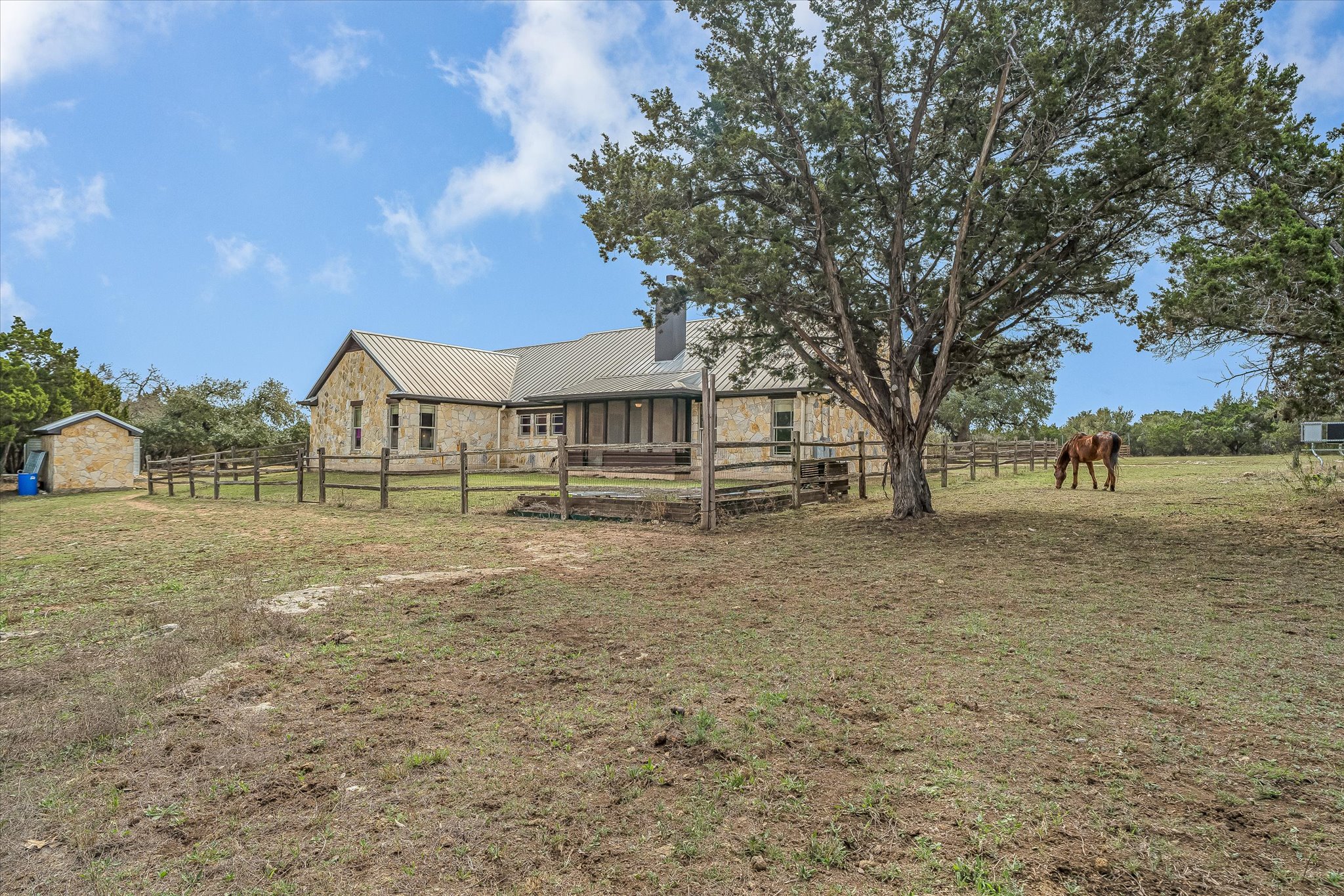 main property photo 25