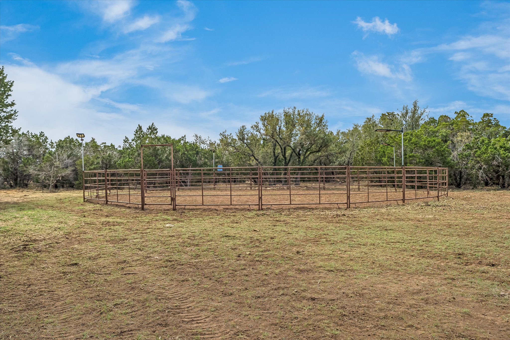 main property photo 31