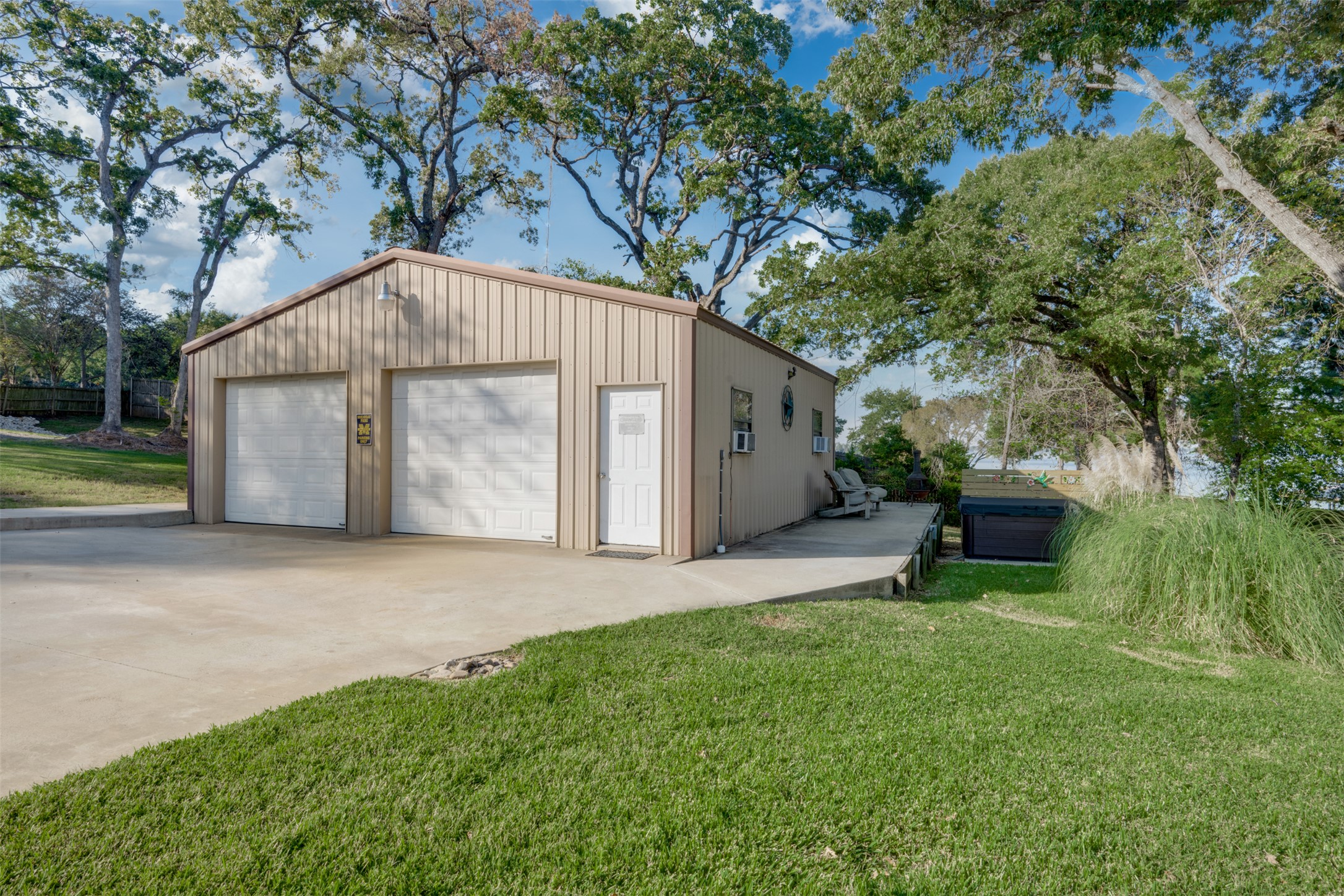 main property photo 34