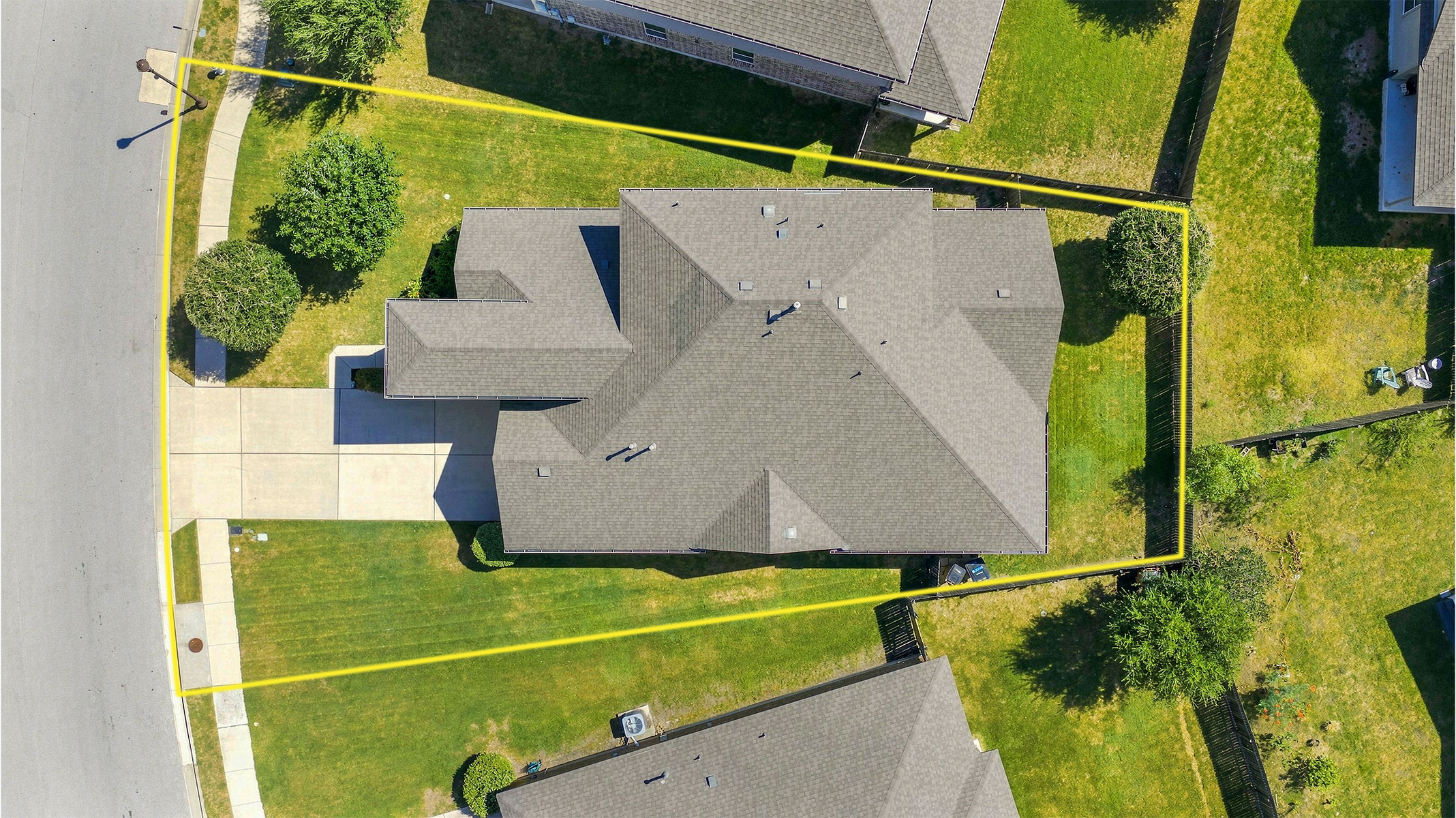 main property photo 28