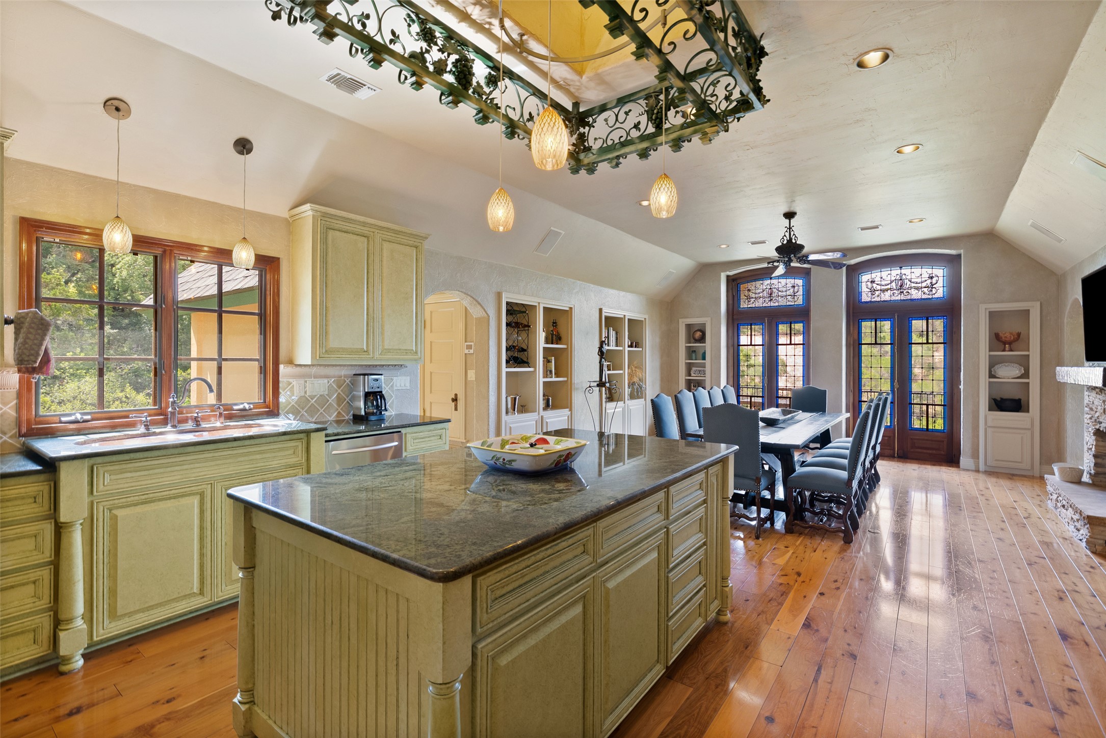 main property photo 15