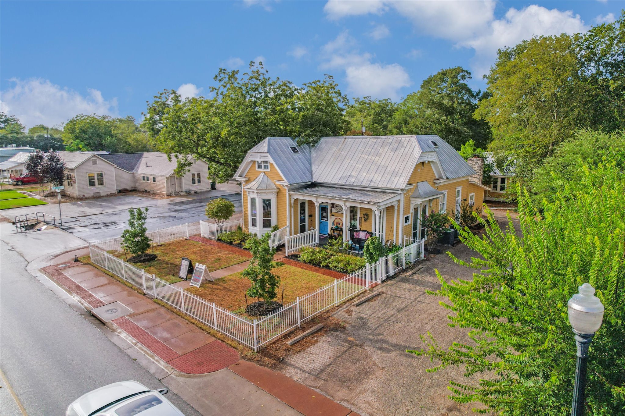 main property photo 10