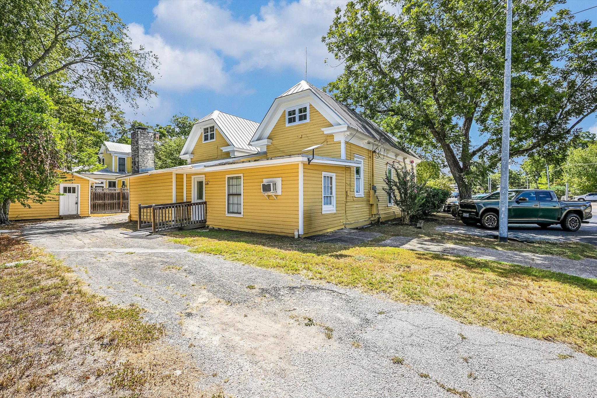 main property photo 11