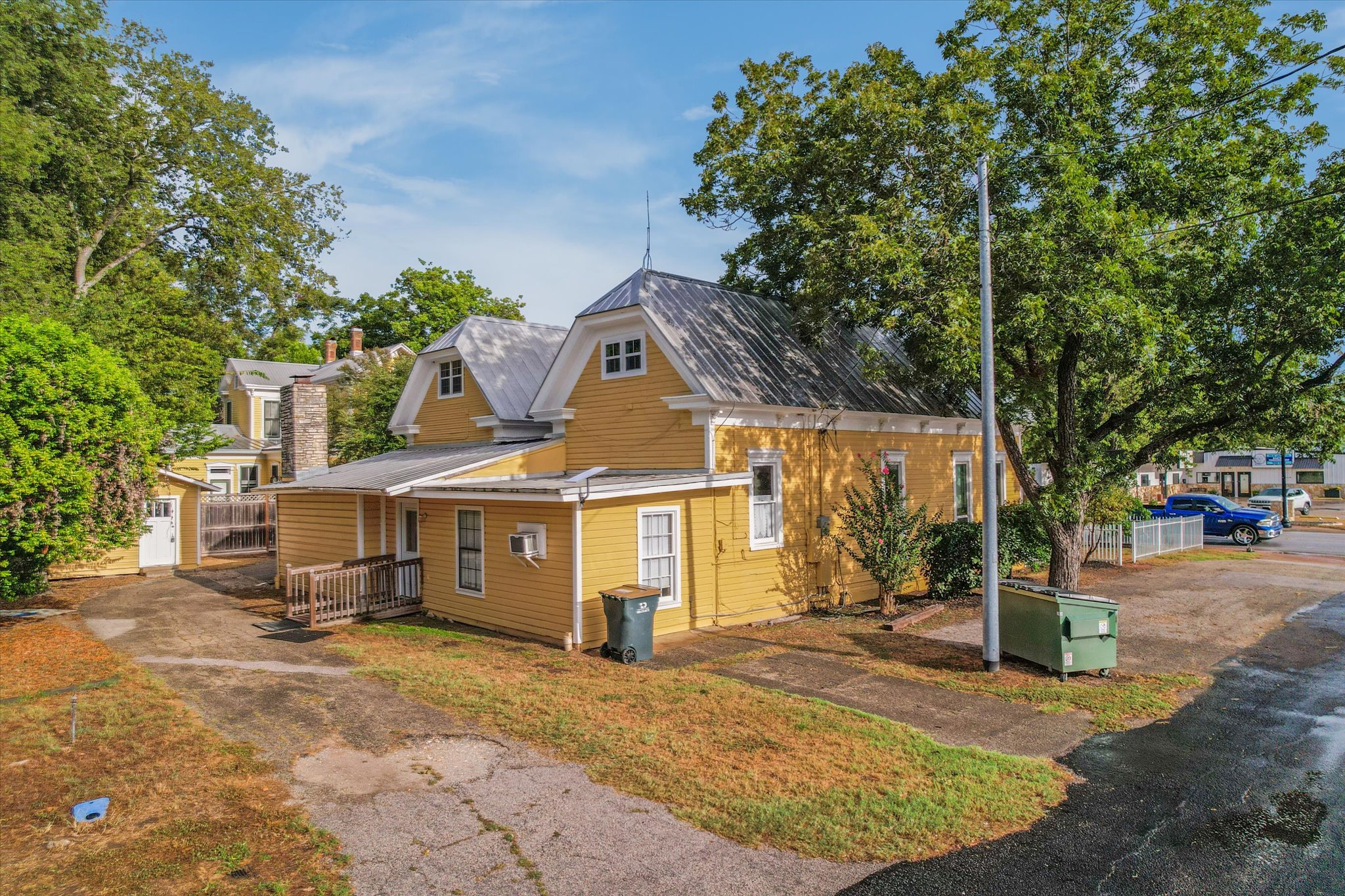 main property photo 12