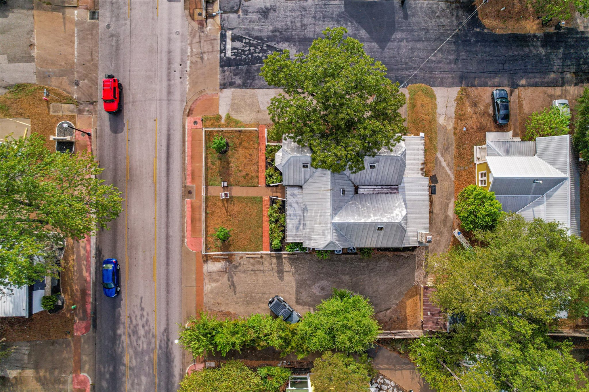 main property photo 14