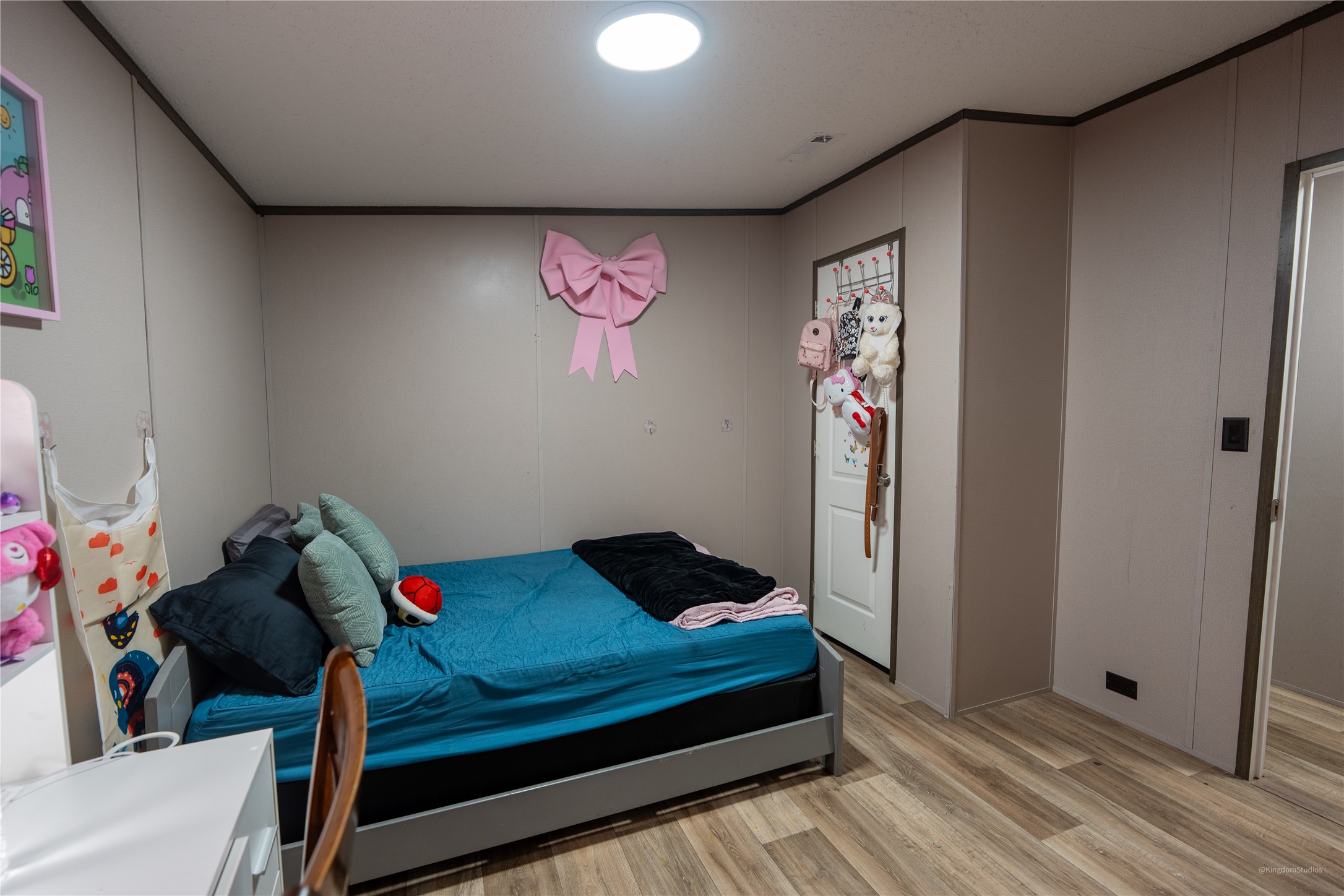 main property photo 25