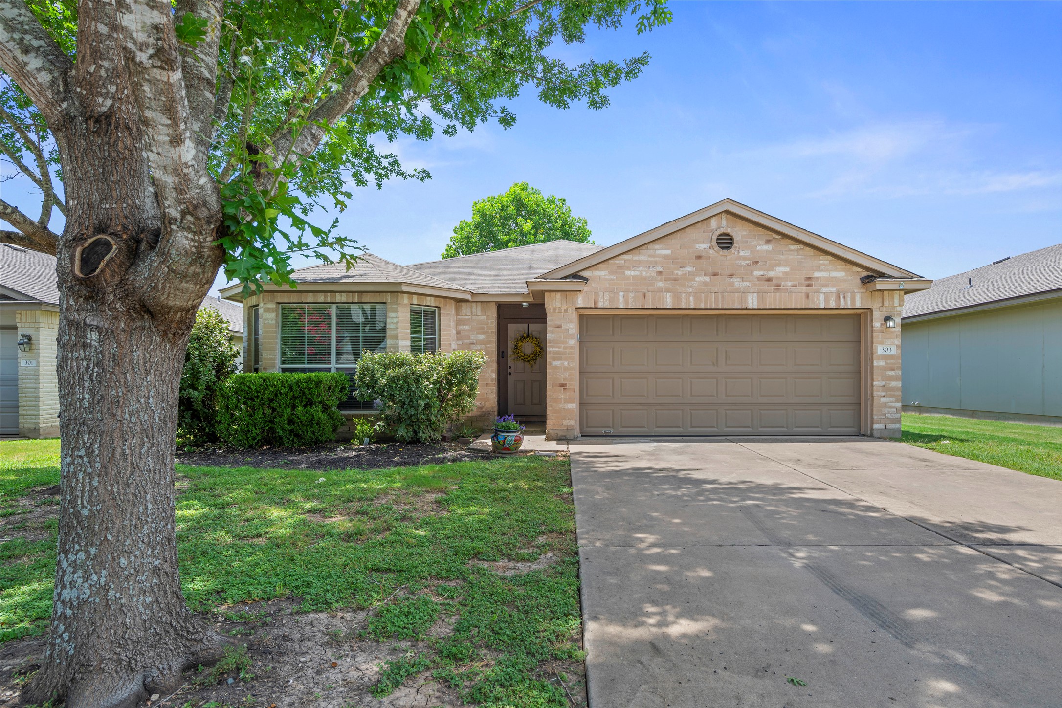 main property photo 0