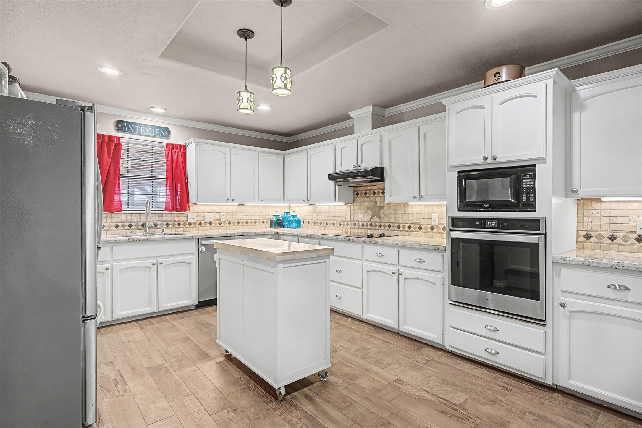 main property photo 16