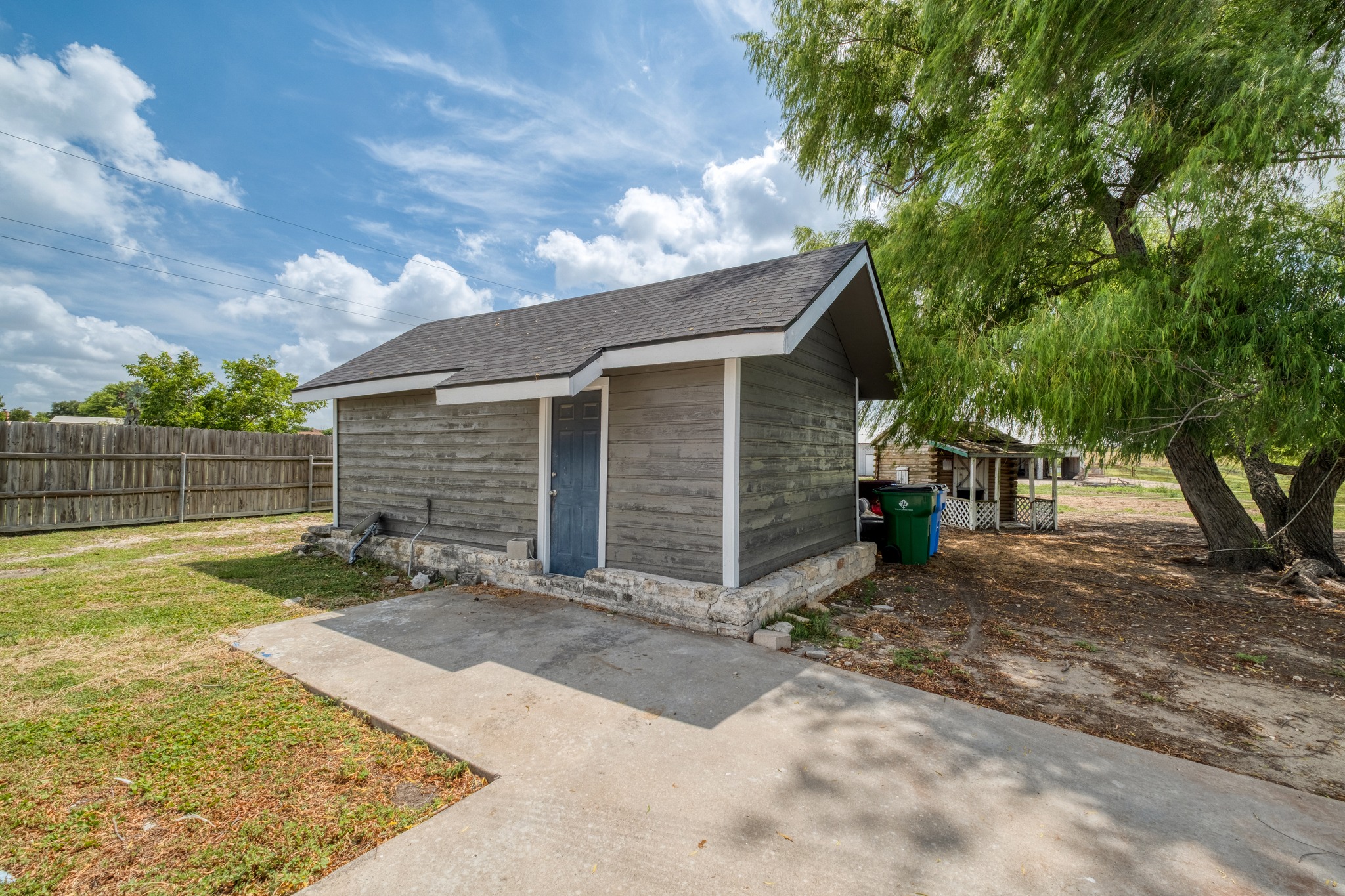 main property photo 17