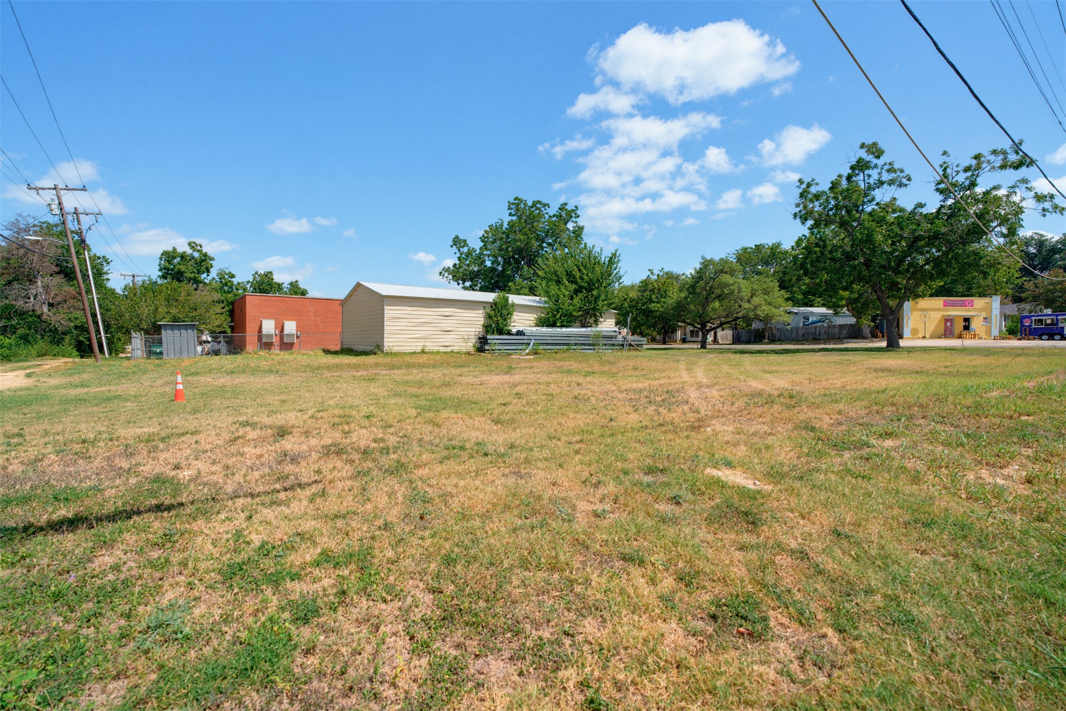 main property photo 7