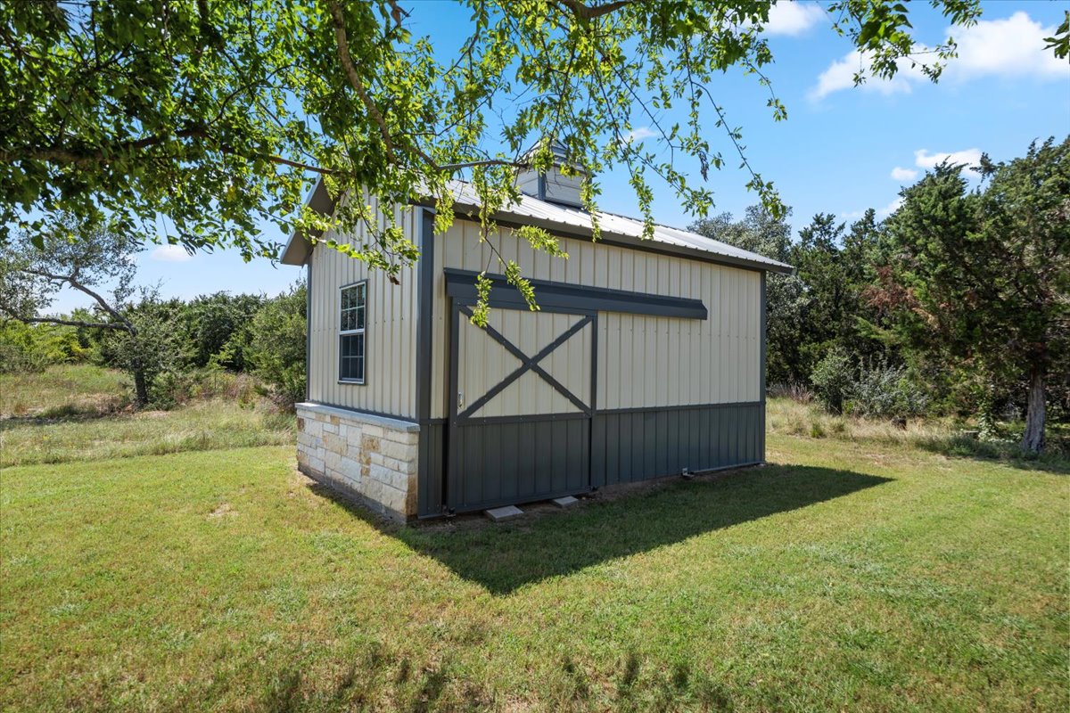 main property photo 30