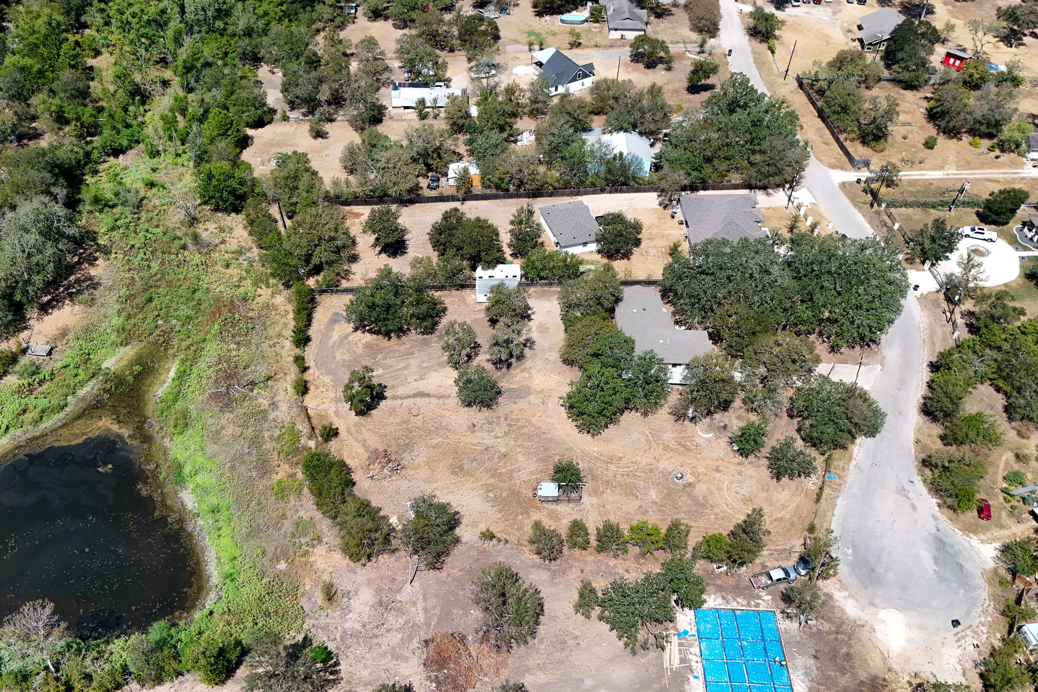 main property photo 28