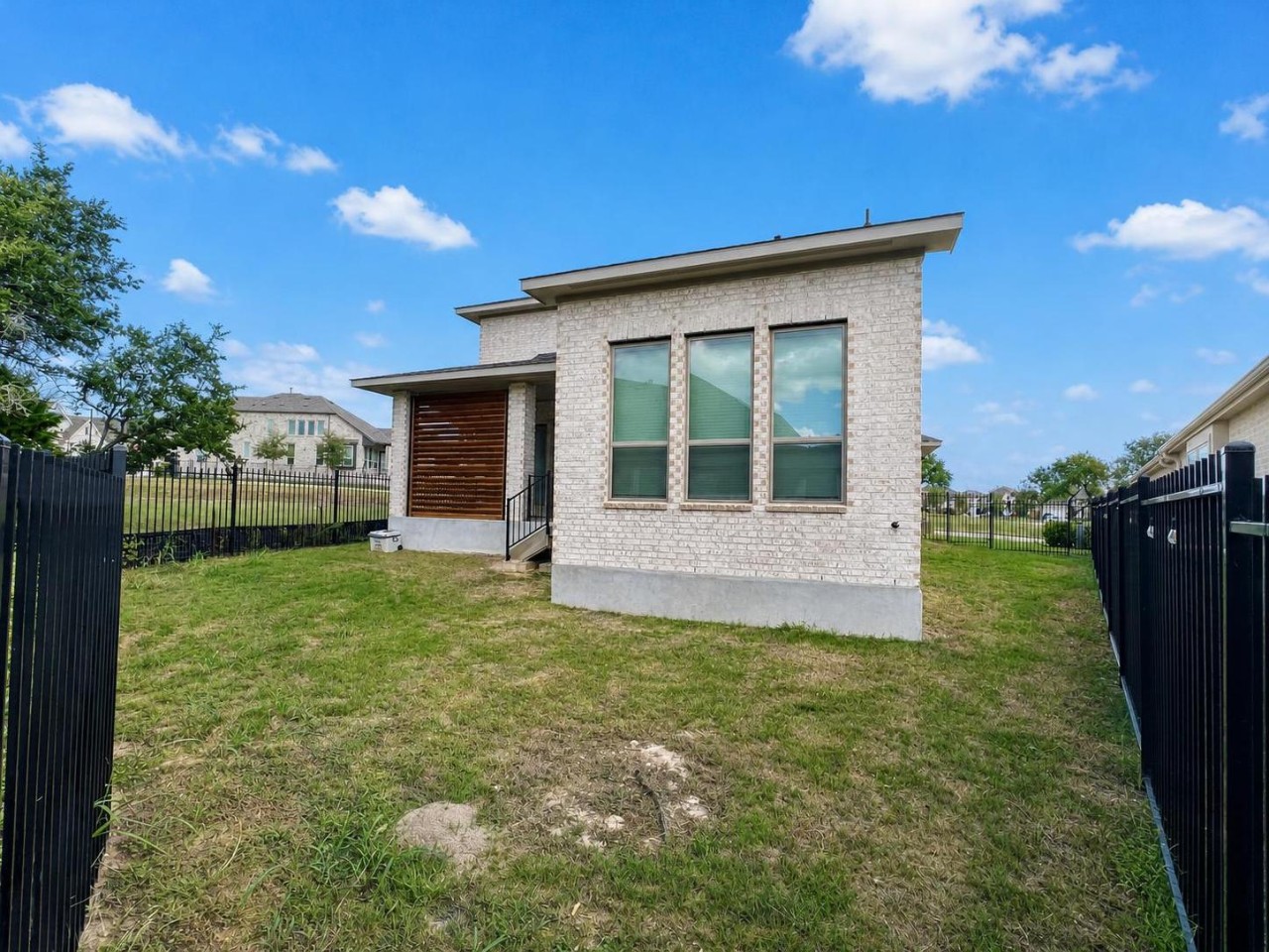 main property photo 35