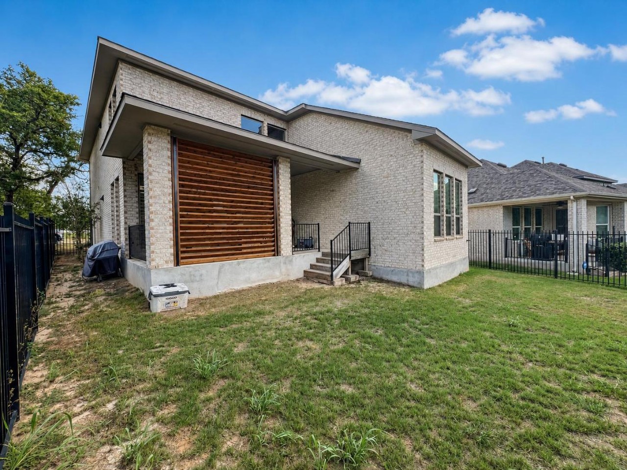 main property photo 36