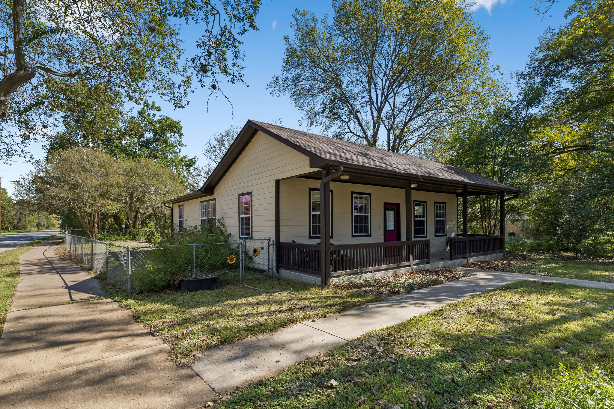 main property photo 4