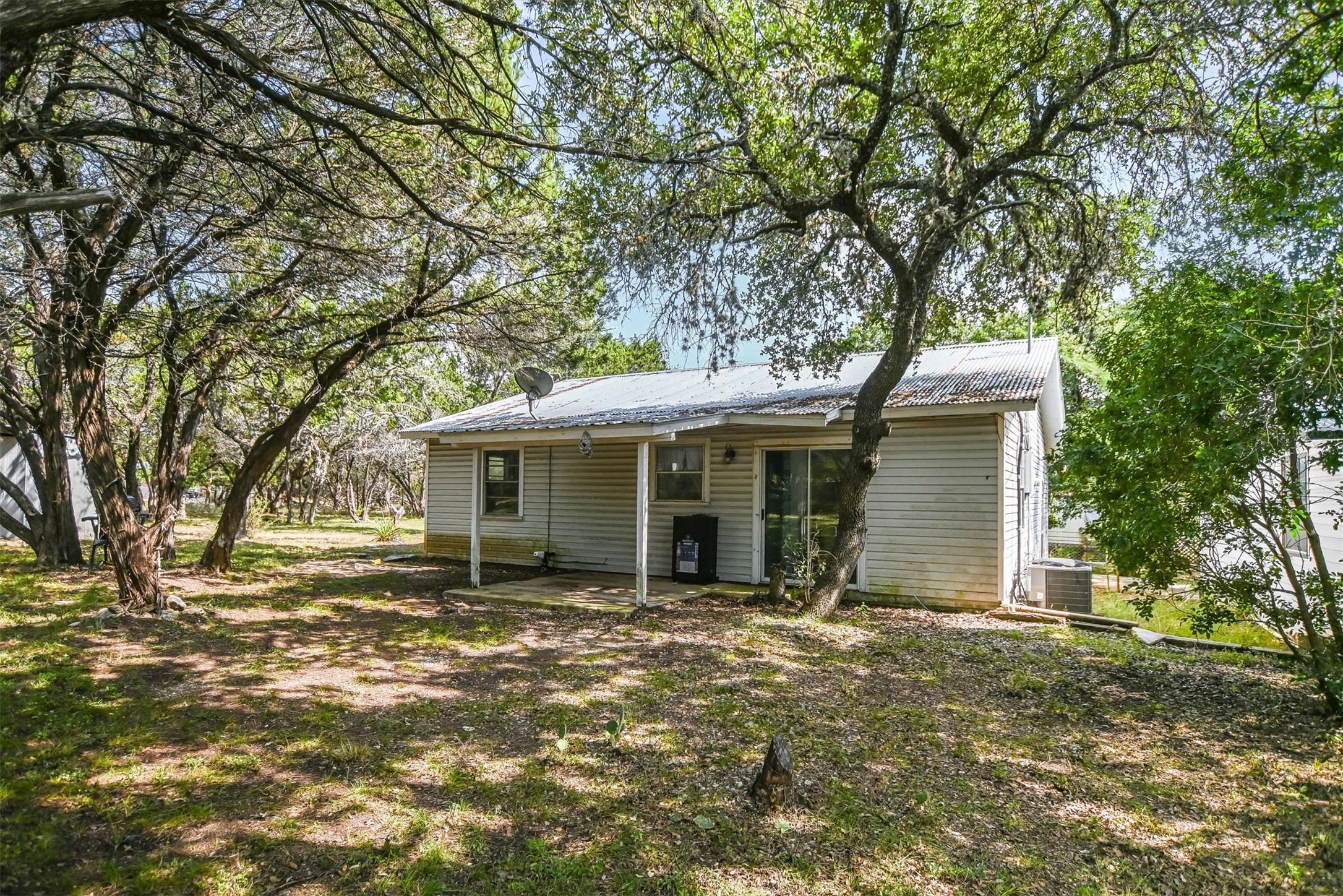 main property photo 13