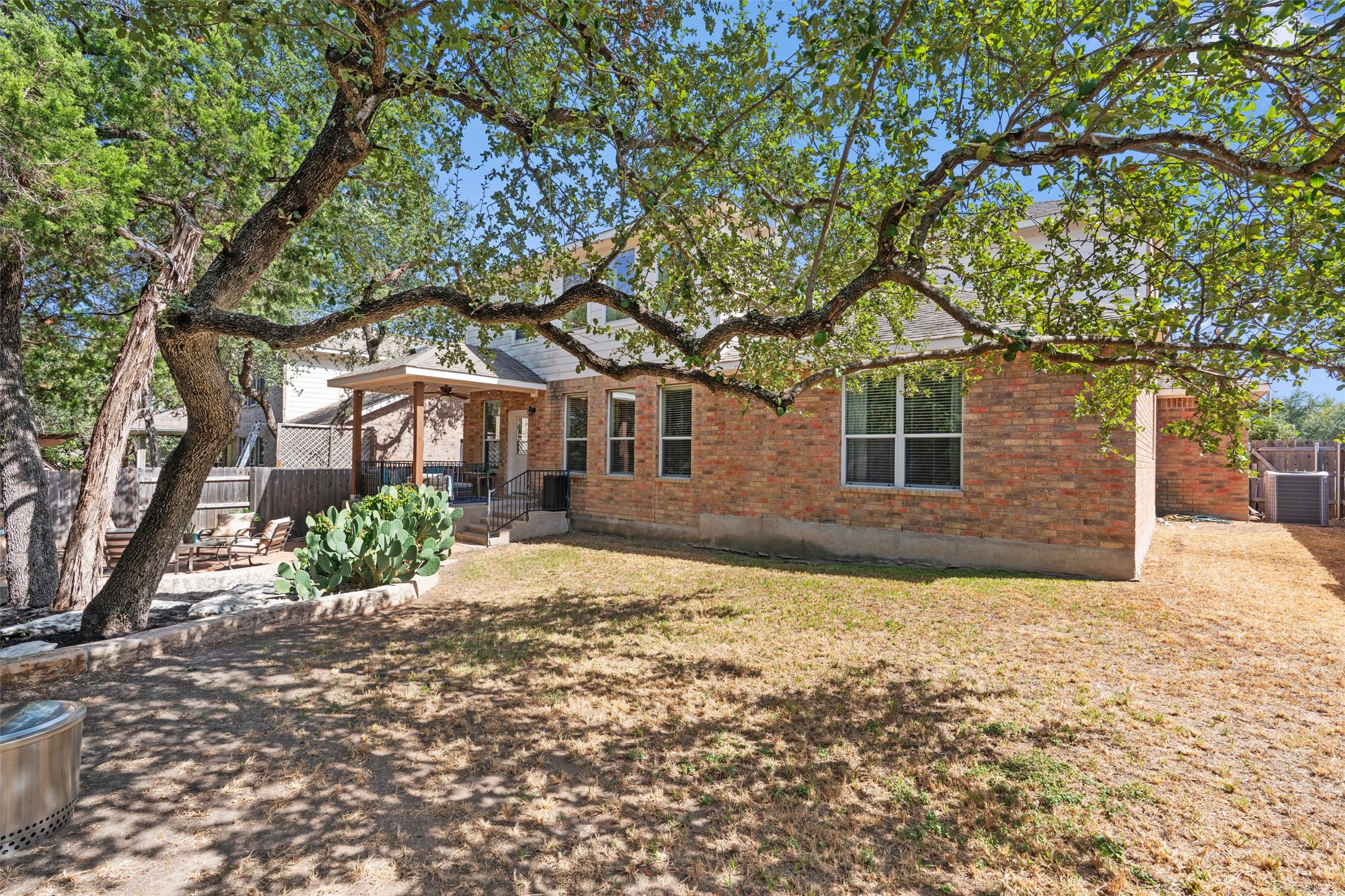 main property photo 30