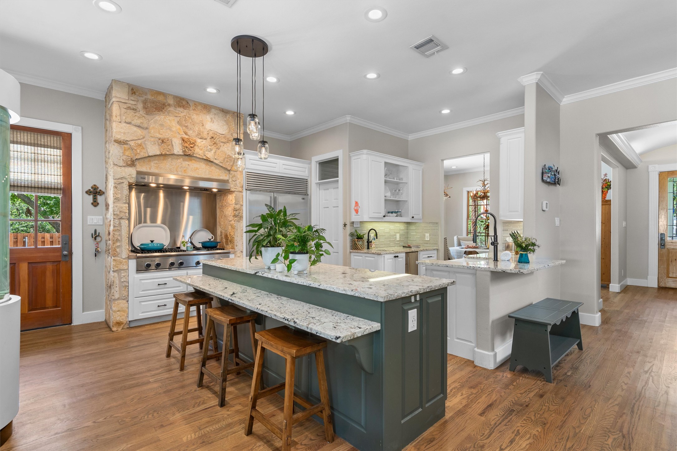main property photo 8