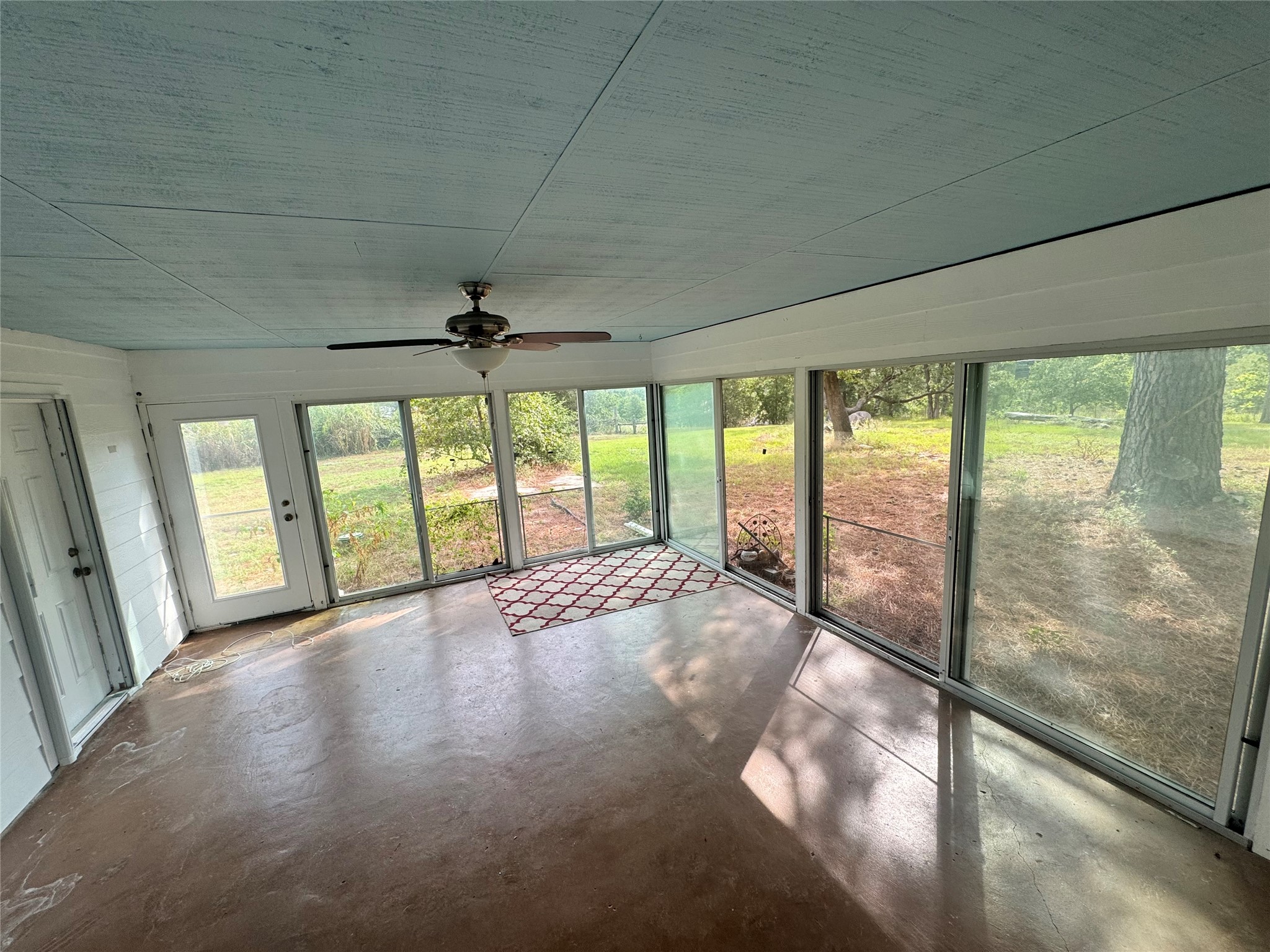 main property photo 11