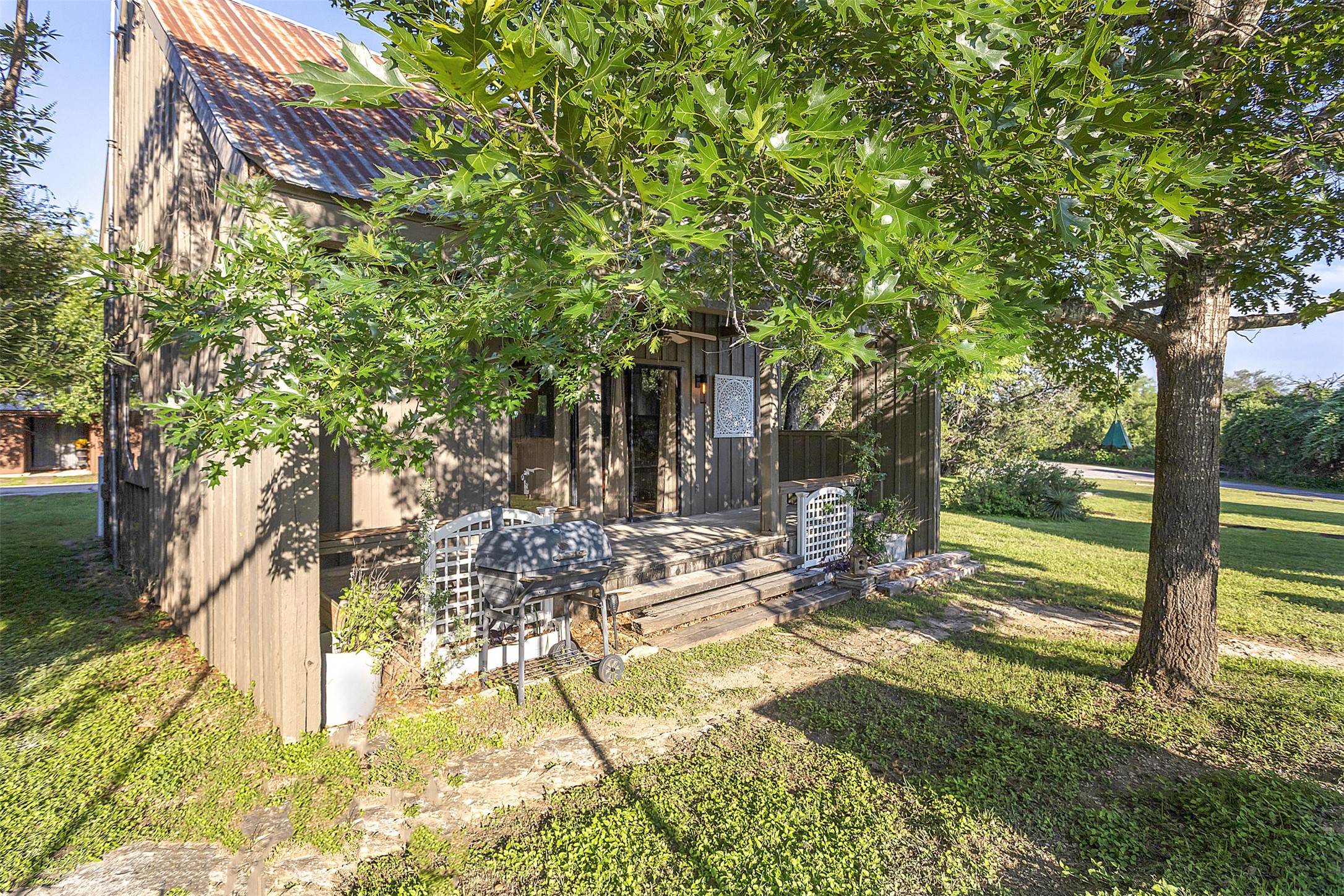 main property photo 19