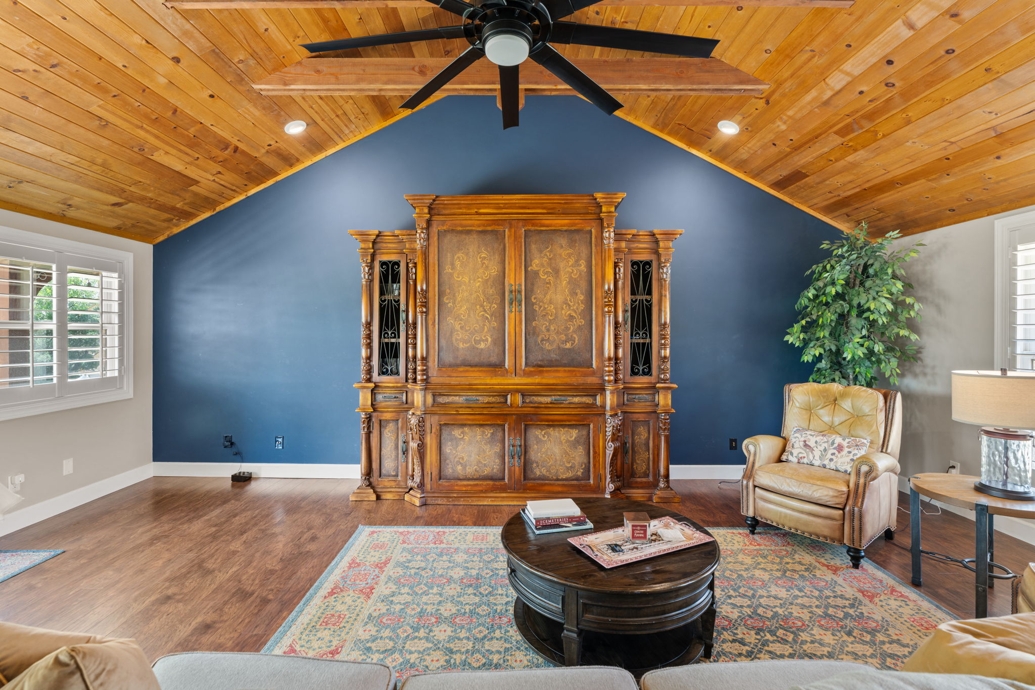 main property photo 14