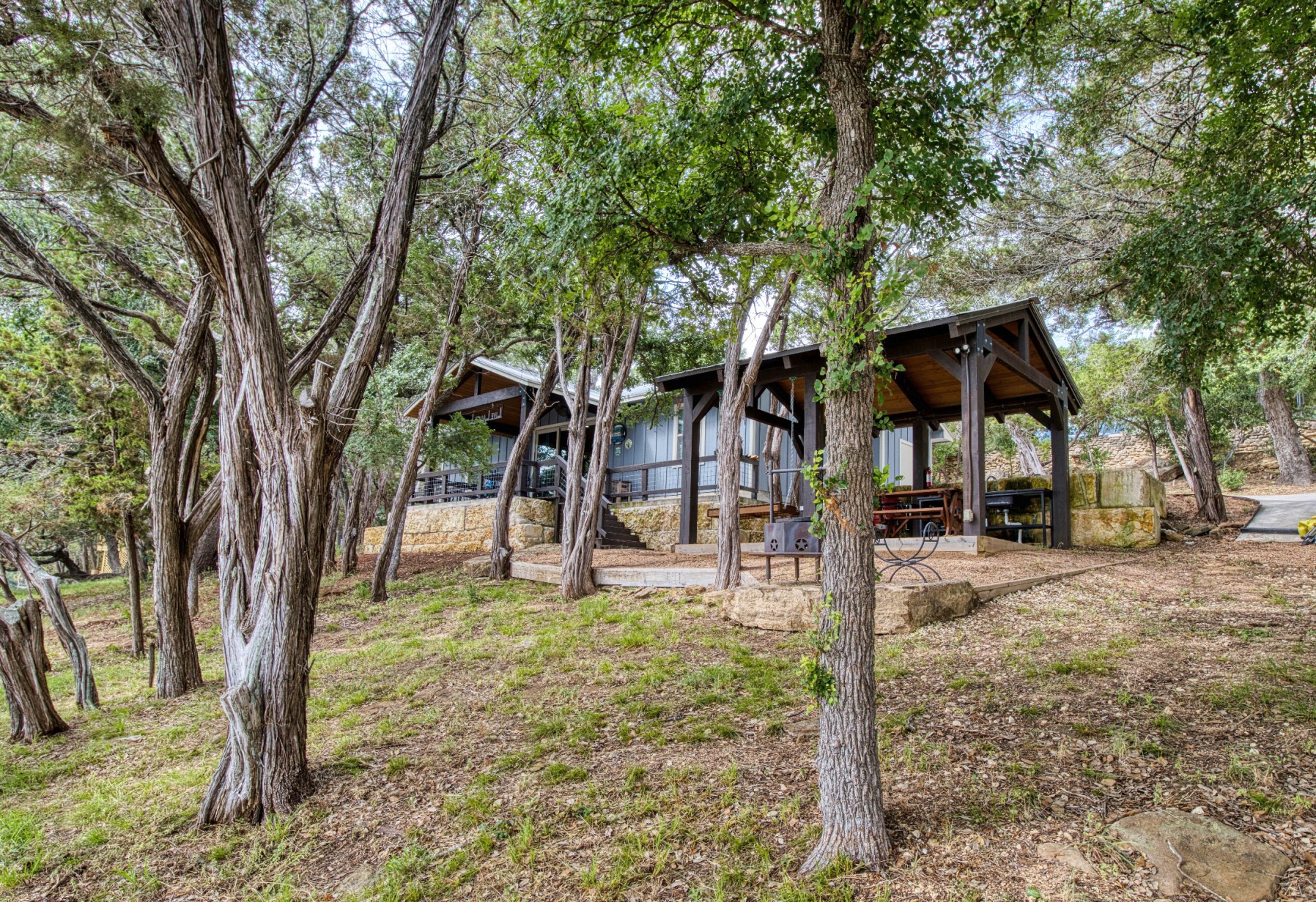 main property photo 31