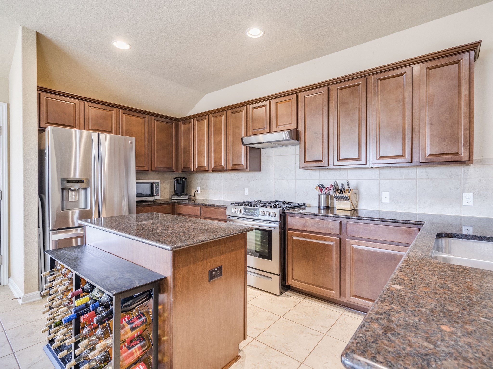 main property photo 7