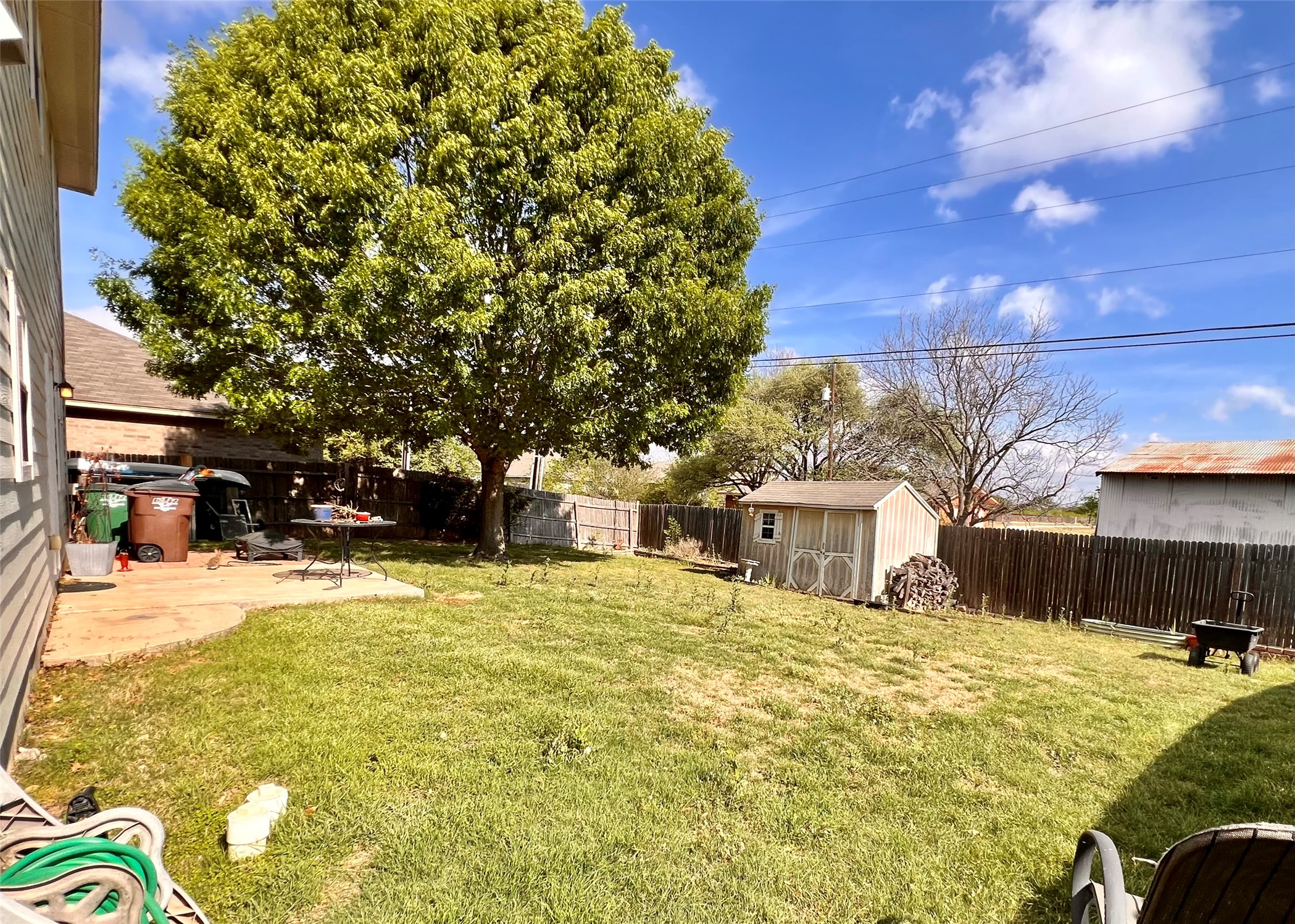 main property photo 28