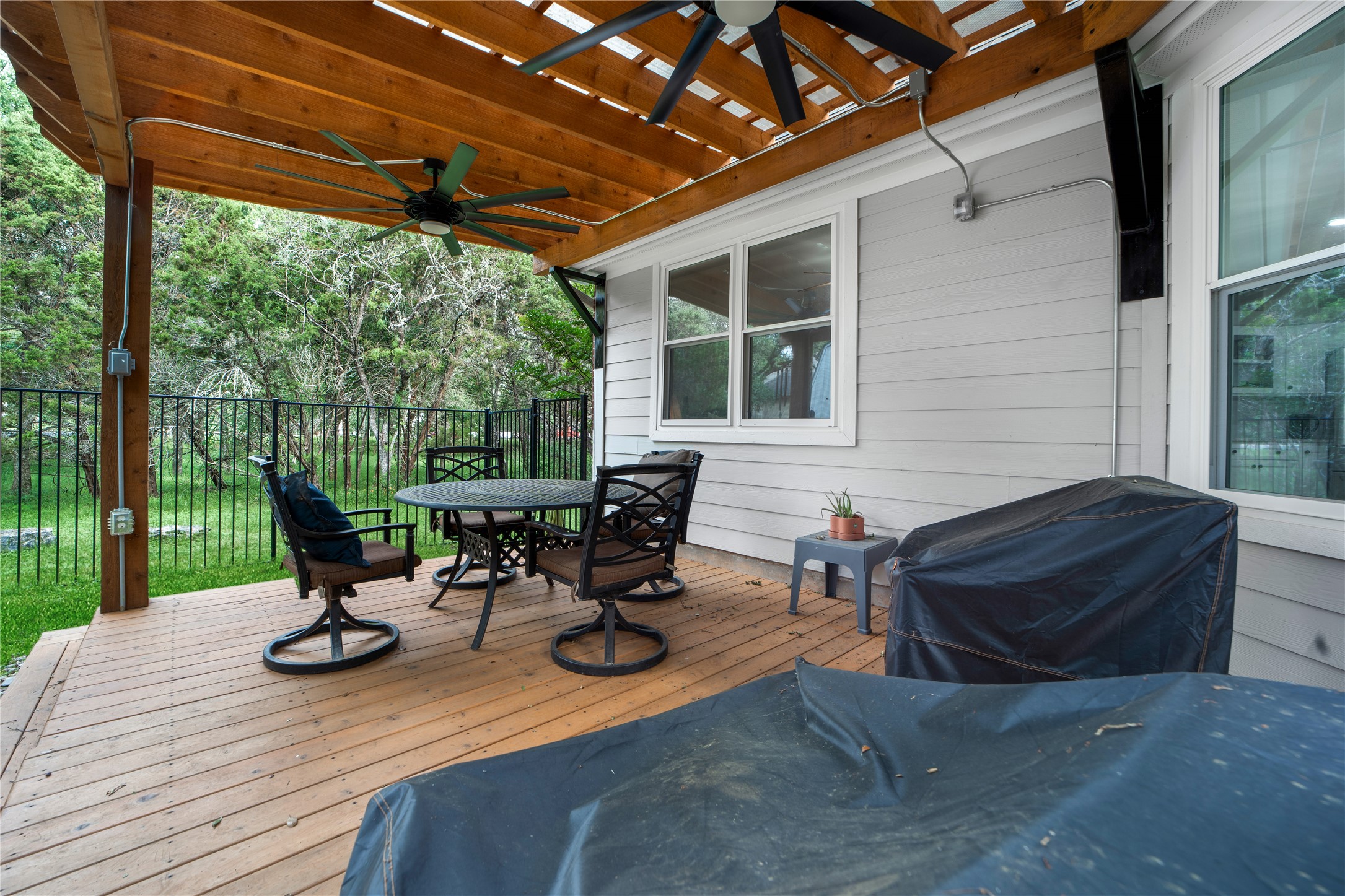 main property photo 34