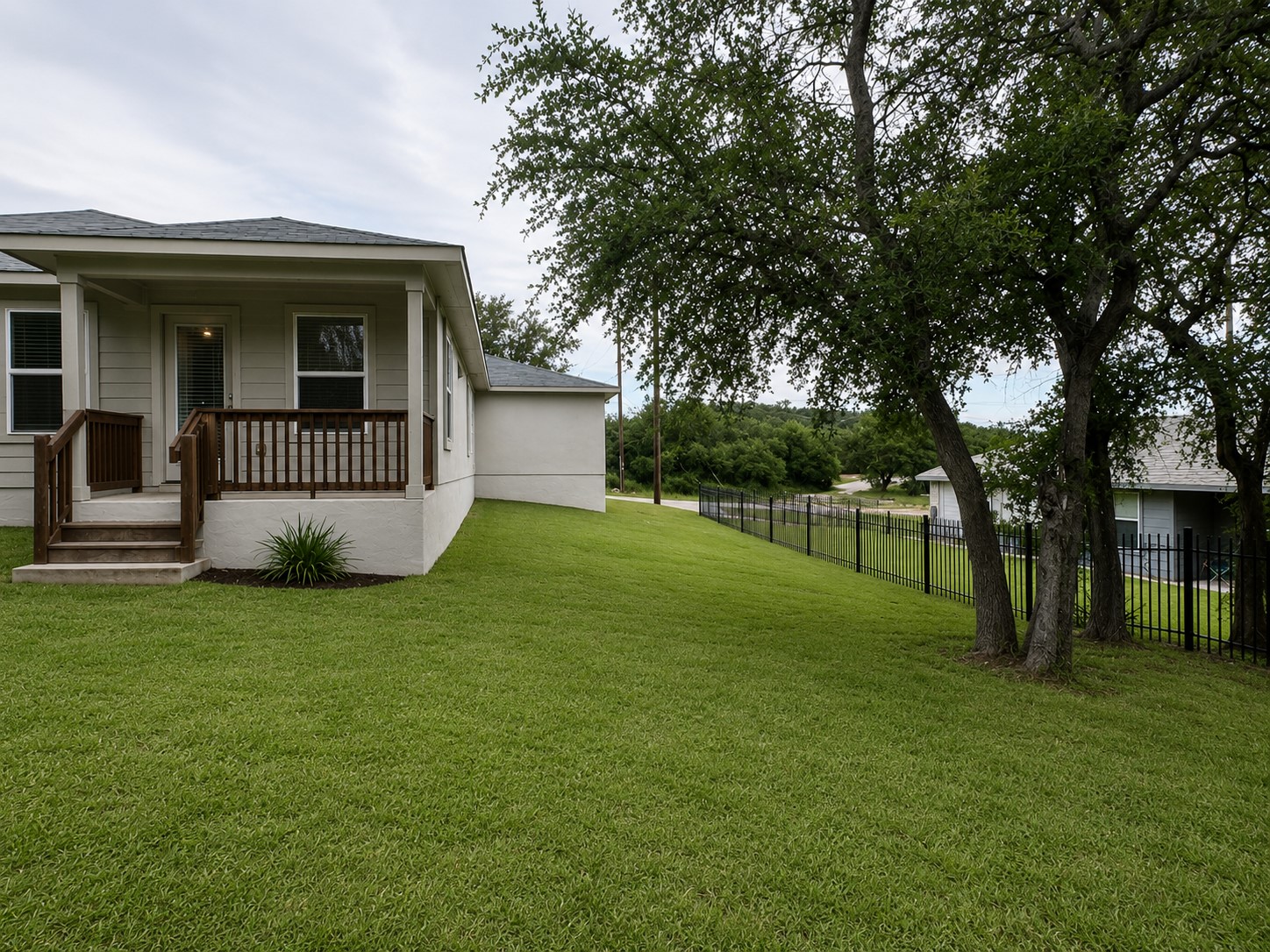 main property photo 12