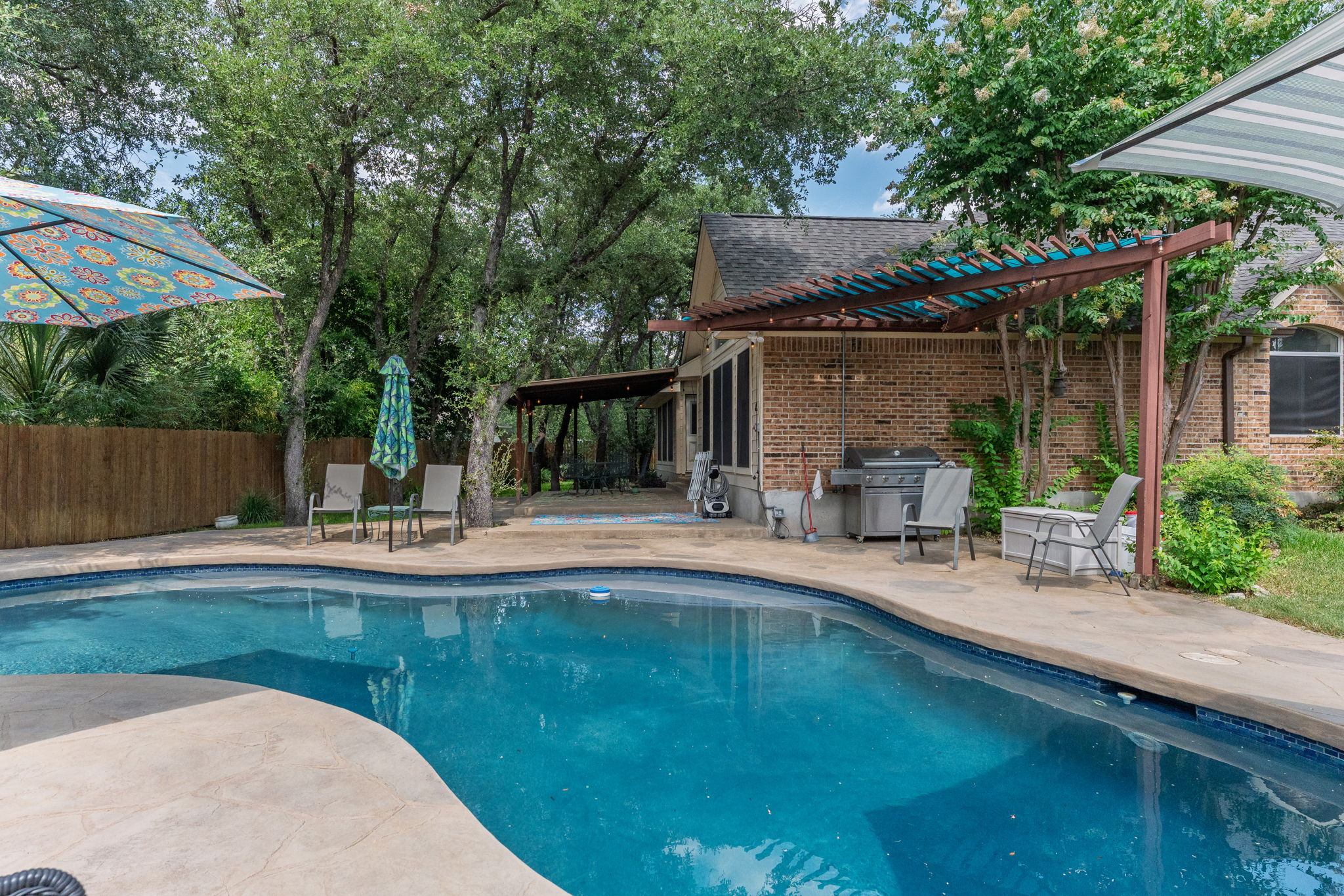 main property photo 37