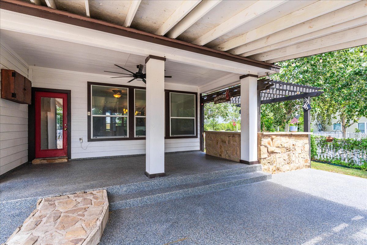 main property photo 33