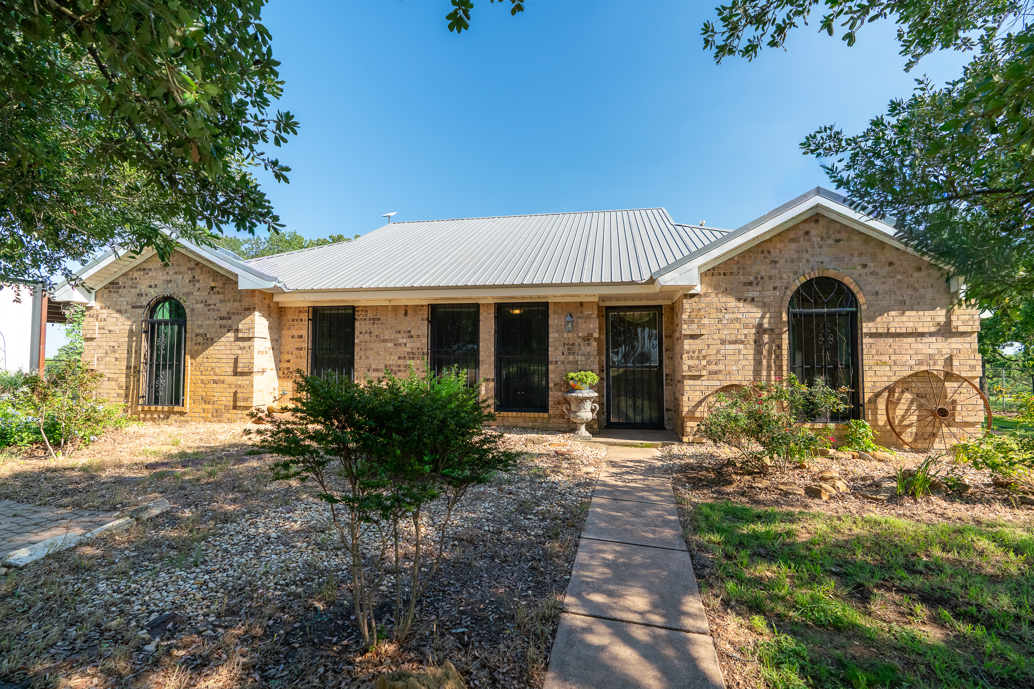 main property photo 20