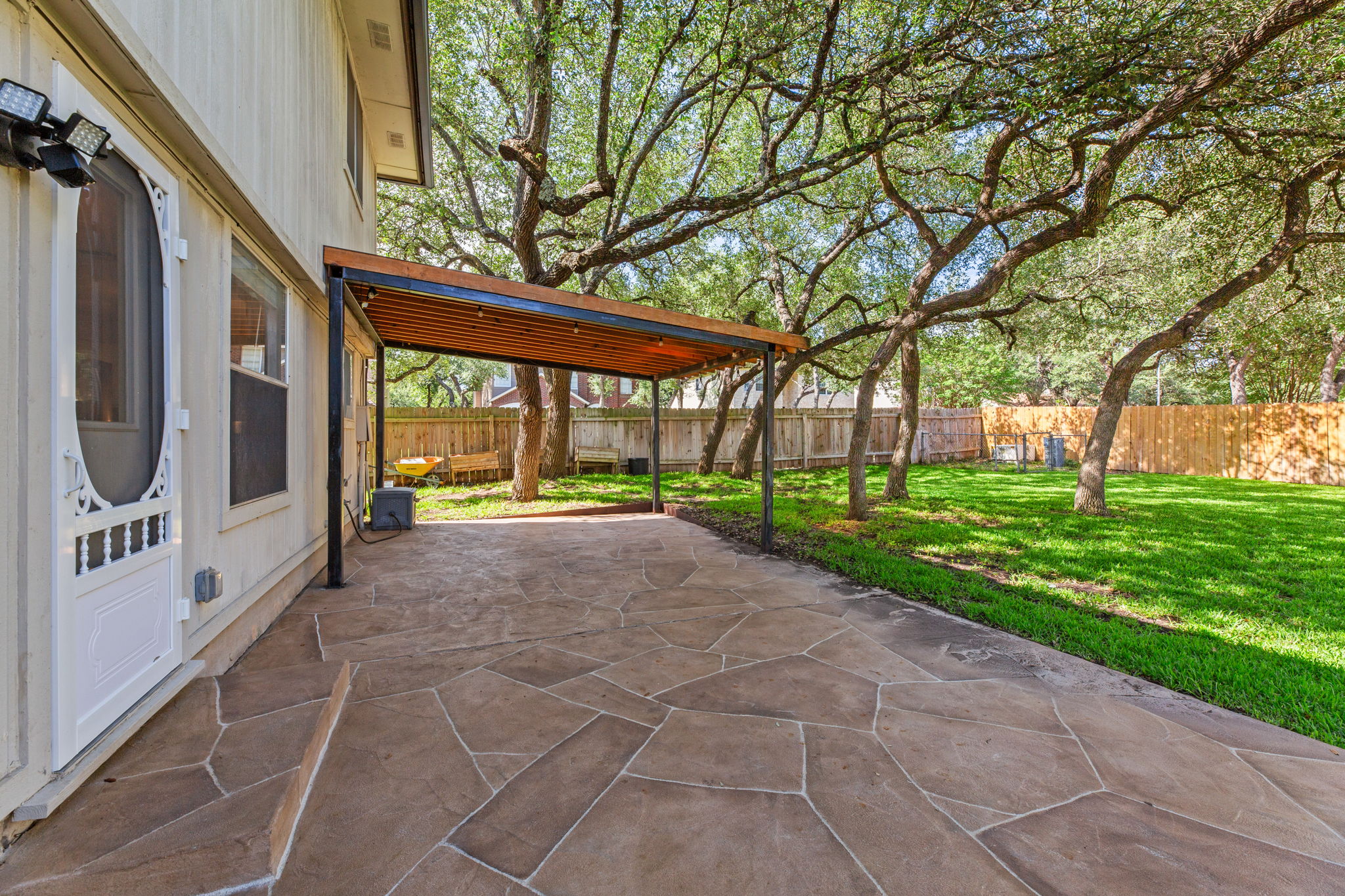 main property photo 26