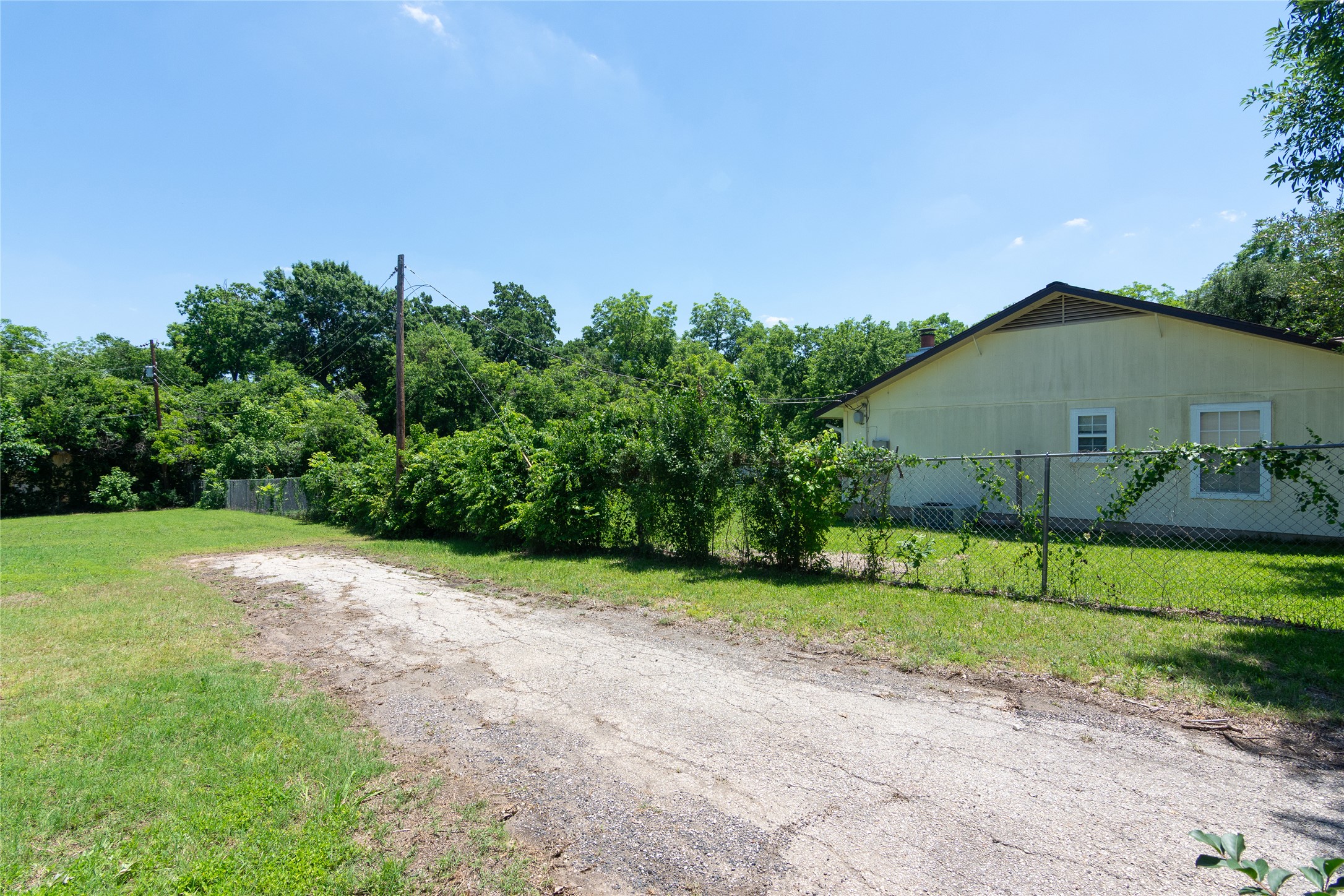 main property photo 36