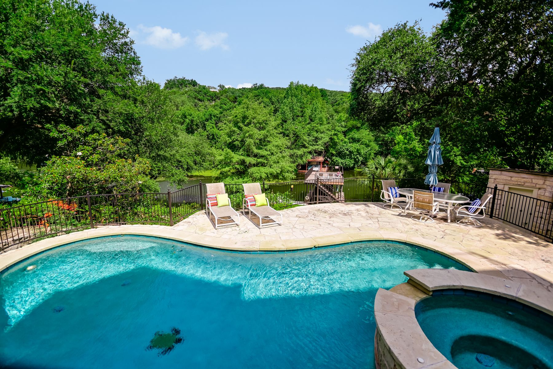 main property photo 16
