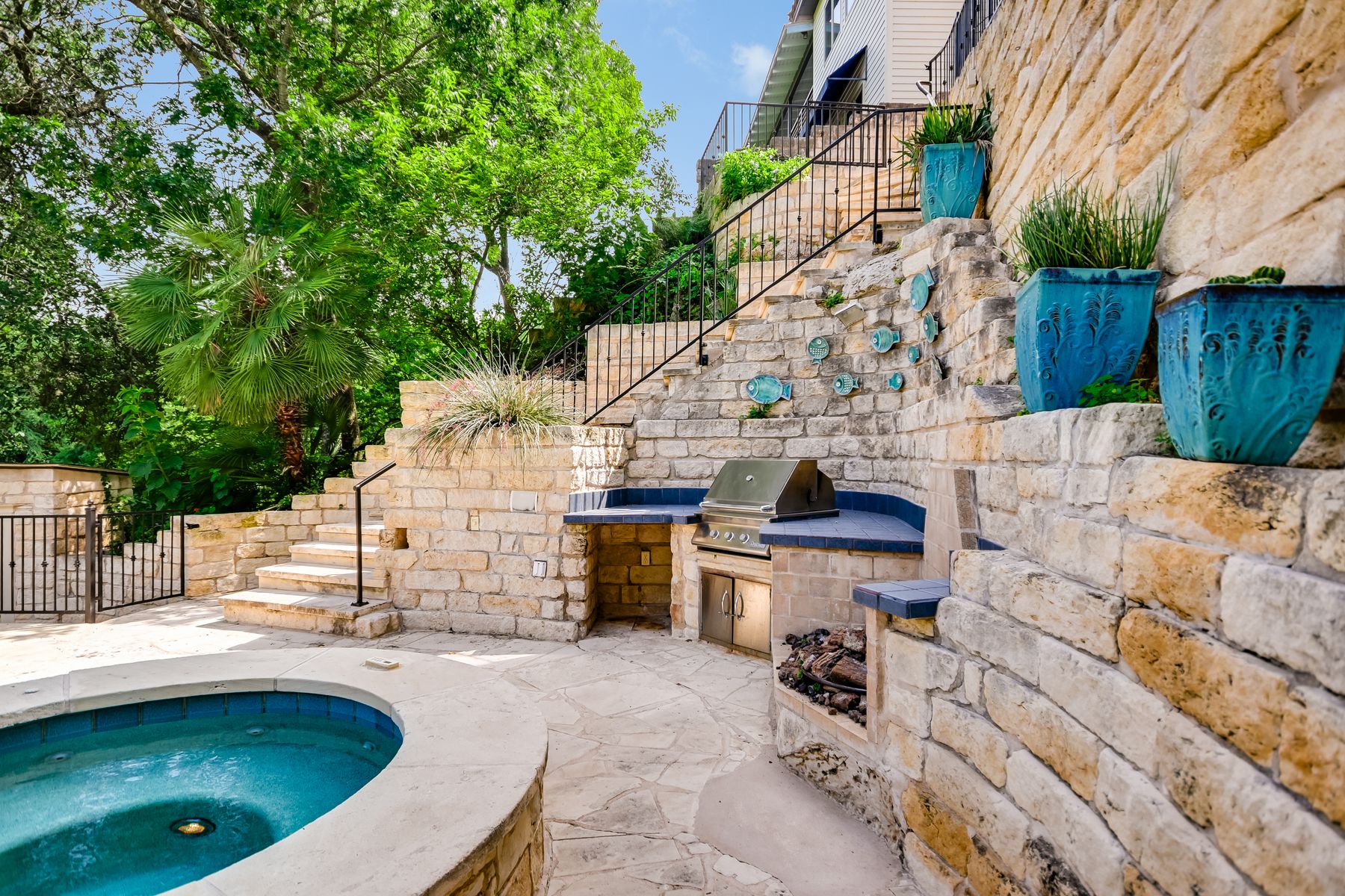 main property photo 18