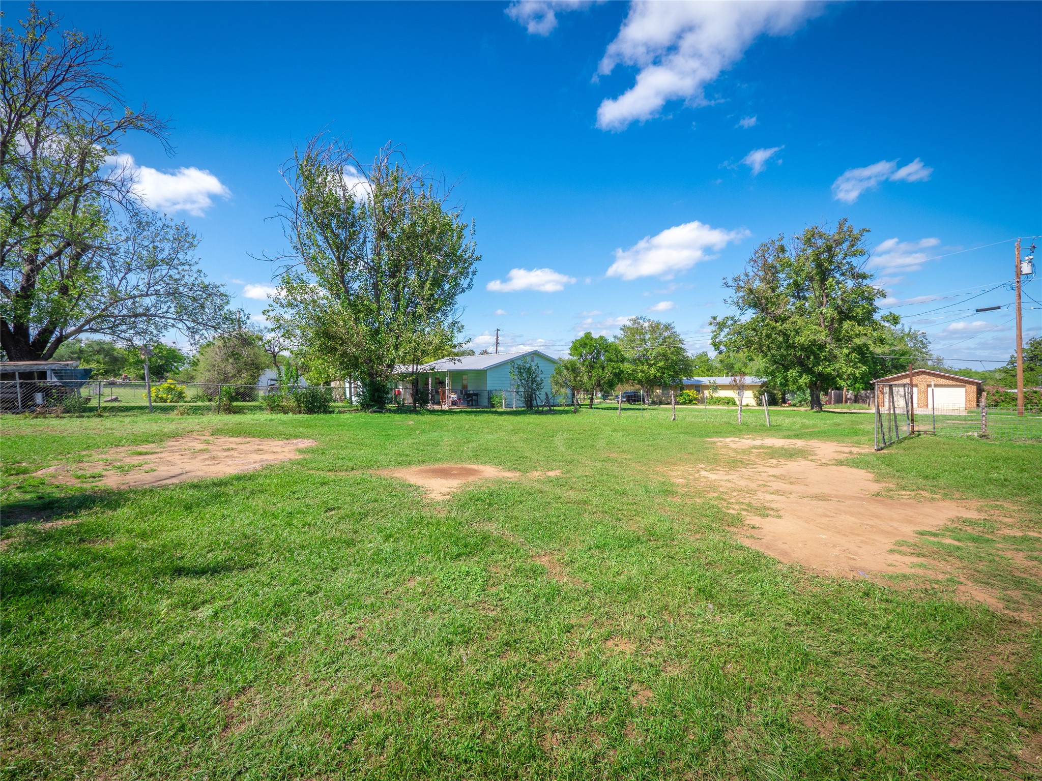 main property photo 20