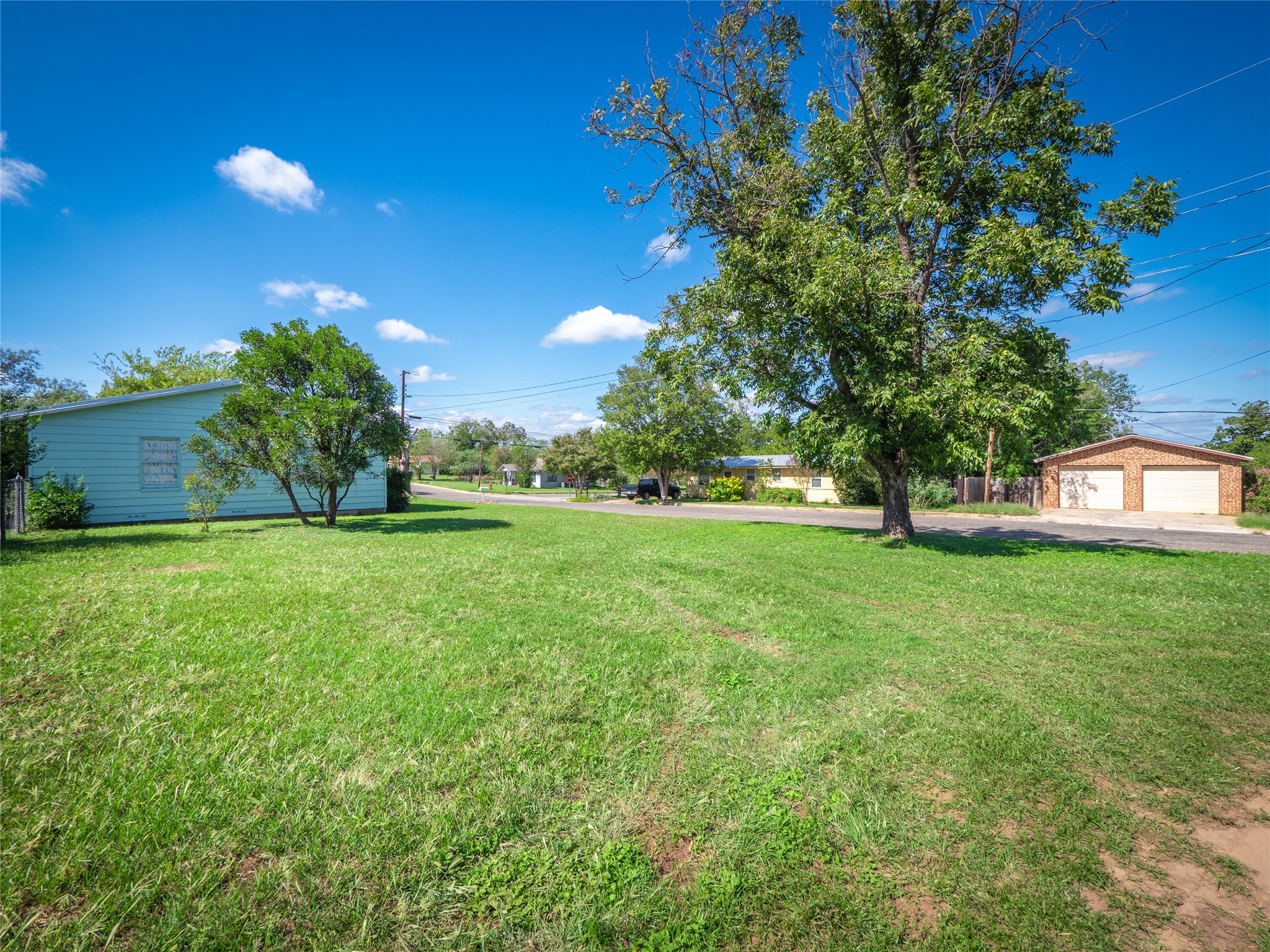 main property photo 26