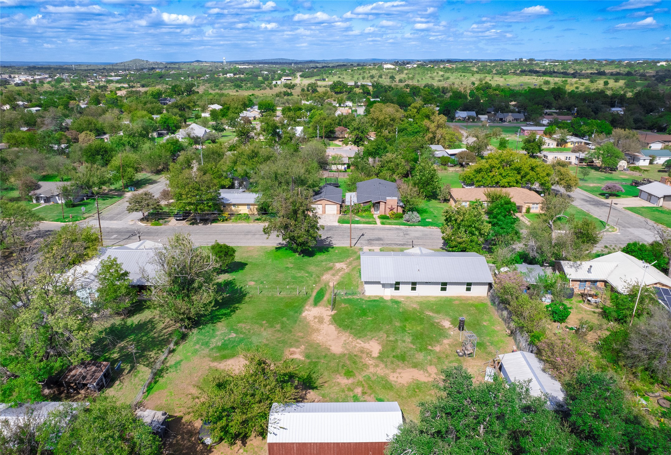main property photo 31