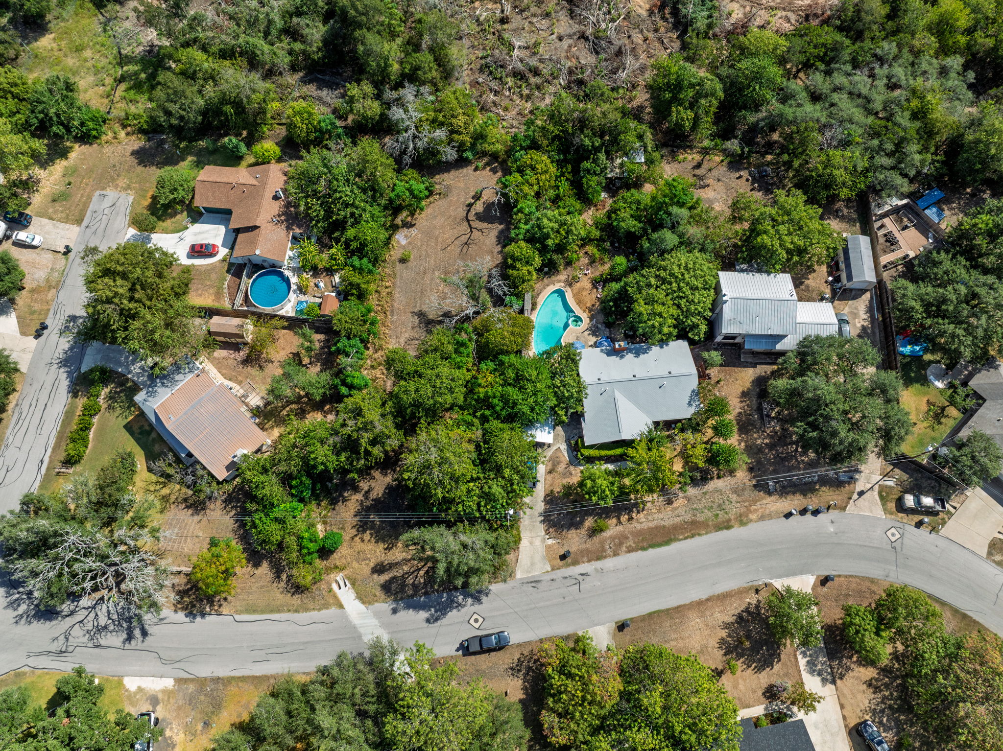 main property photo 9